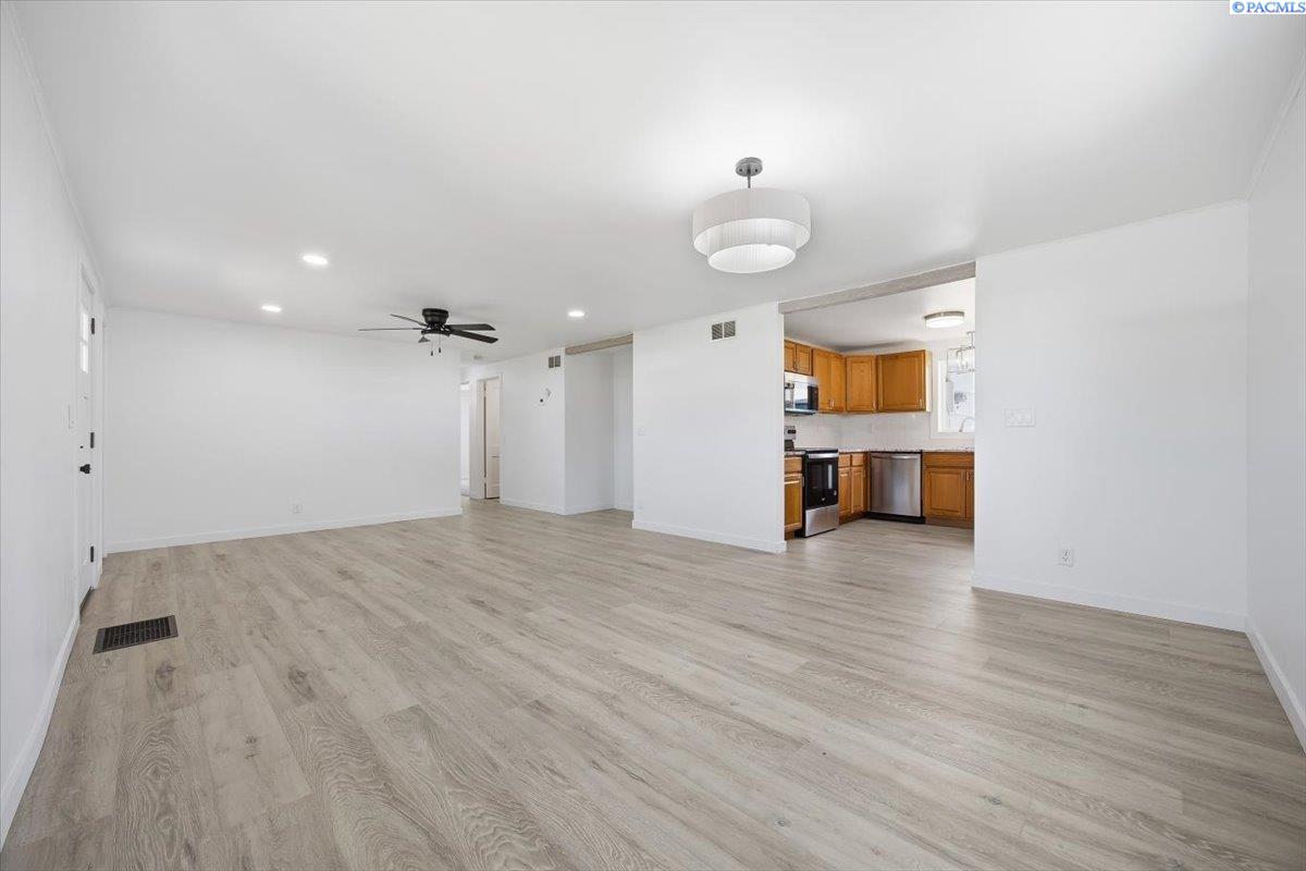 1207 Acacia Ave, Richland, WA 99354