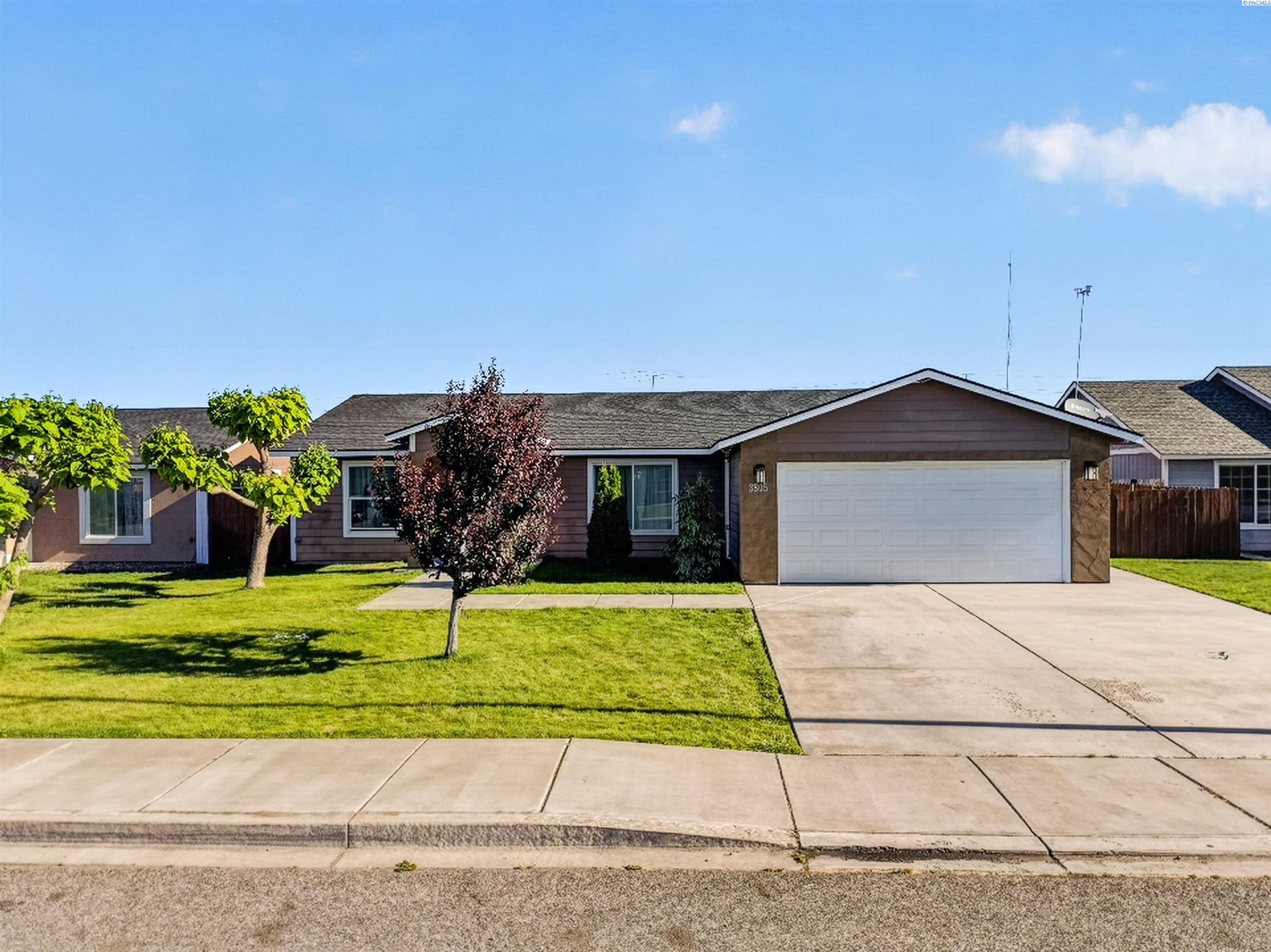 3805 Estrella Dr, Pasco, WA 99301