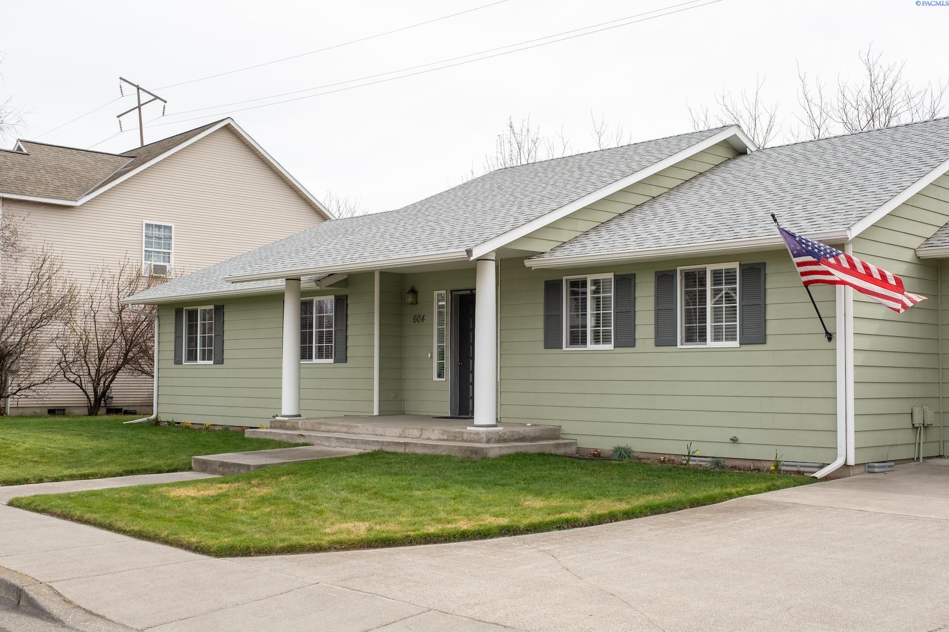 604 Mockingbird , College Place, WA 99324