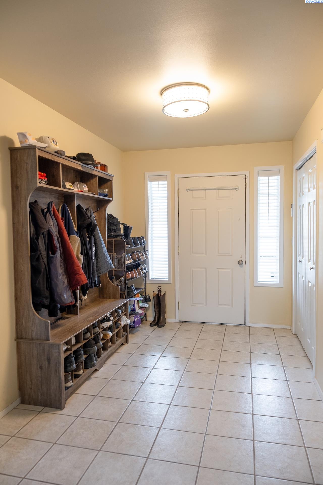 604 Mockingbird , College Place, WA 99324