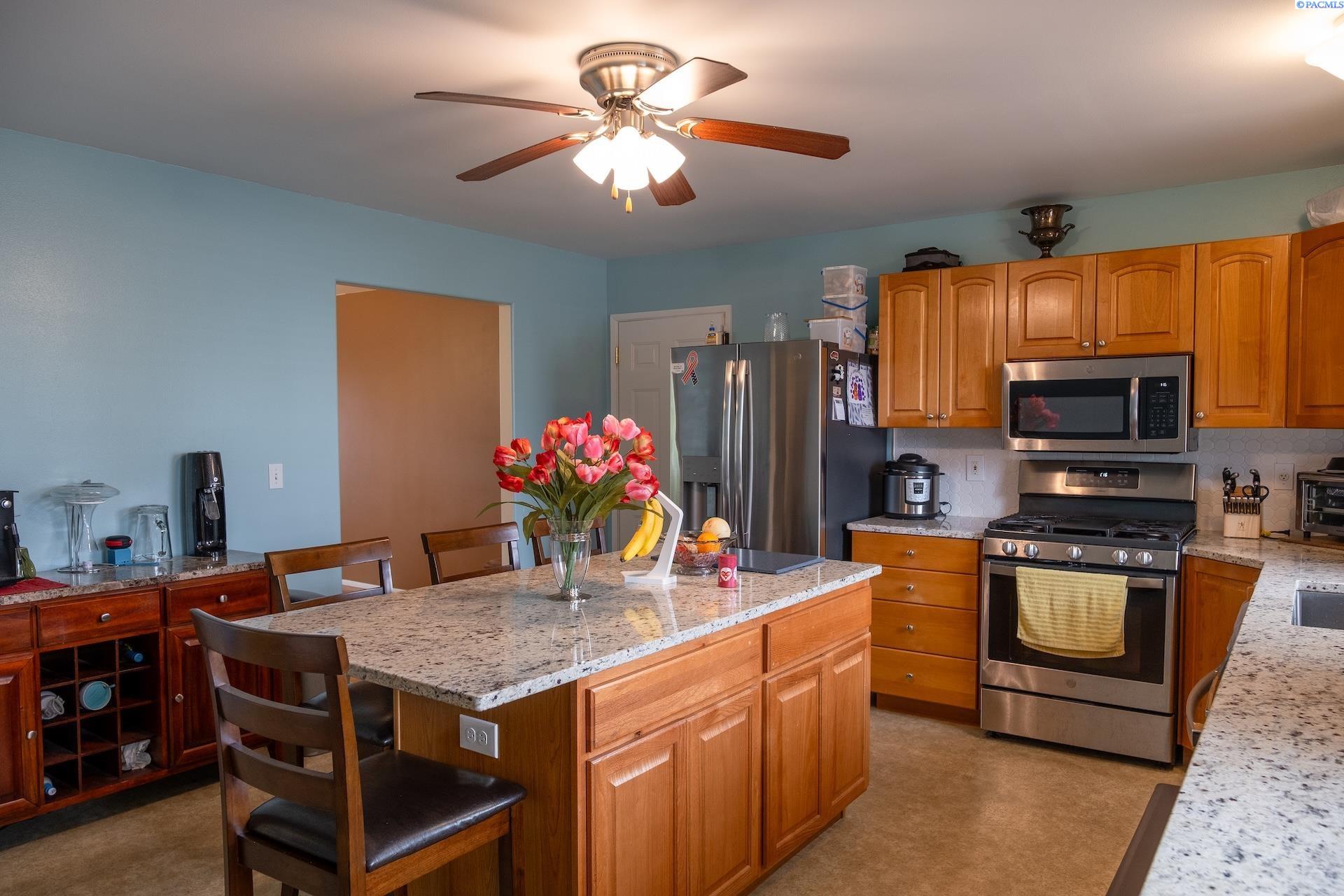 604 Mockingbird , College Place, WA 99324