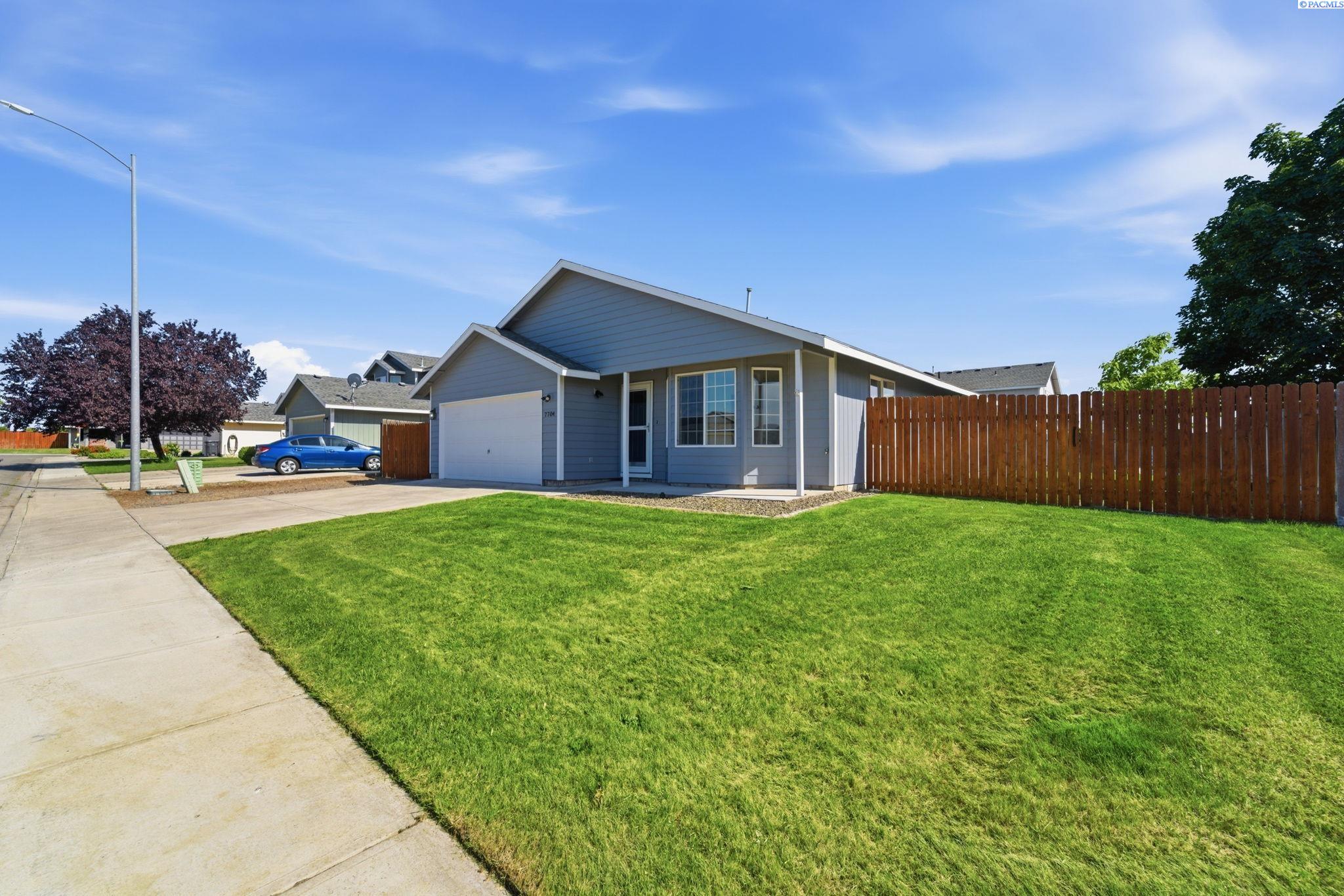 7704 Bonilla Dr, Pasco, WA 99301