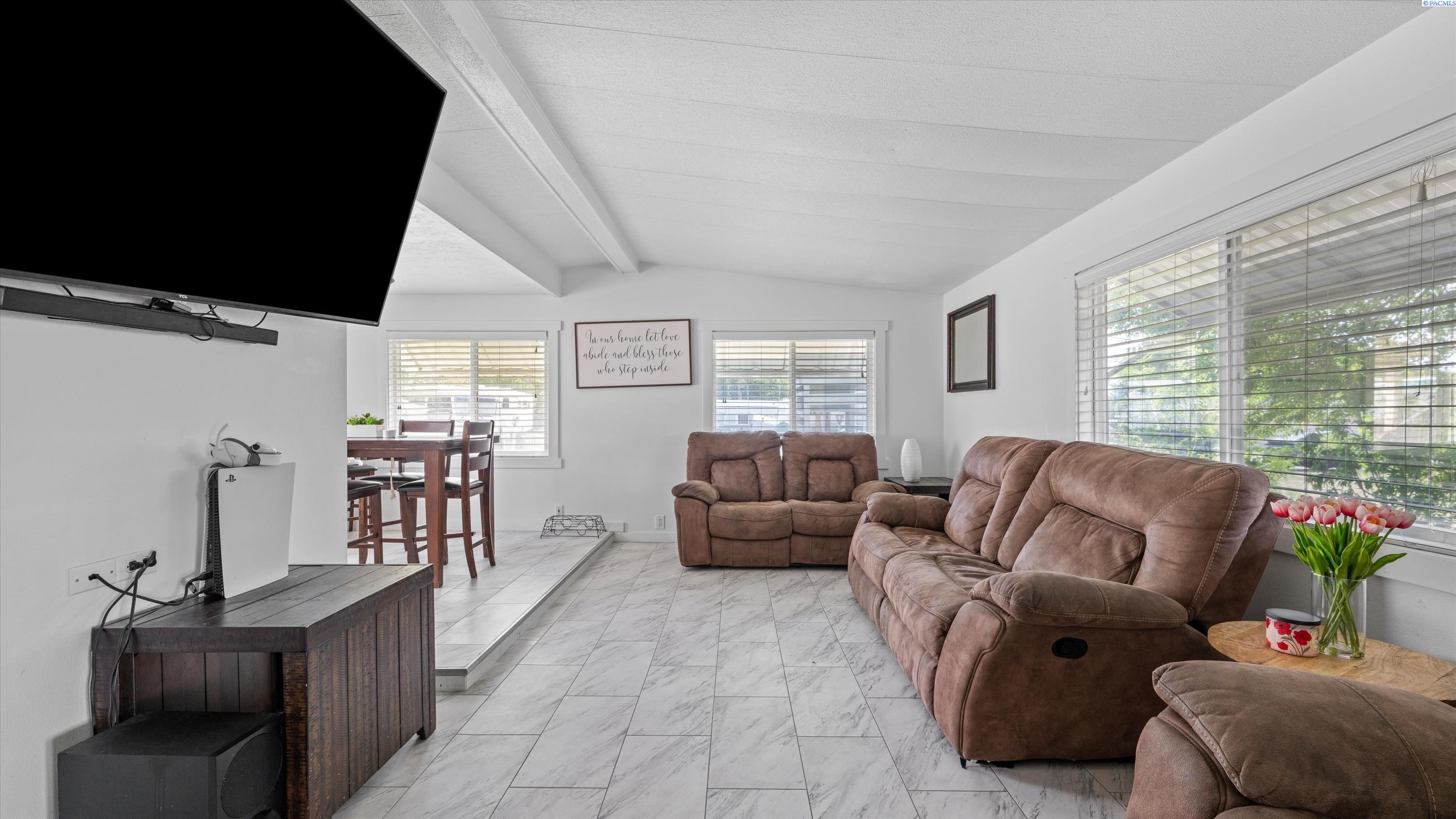 189 38th Ave #8, West Richland, WA 99353