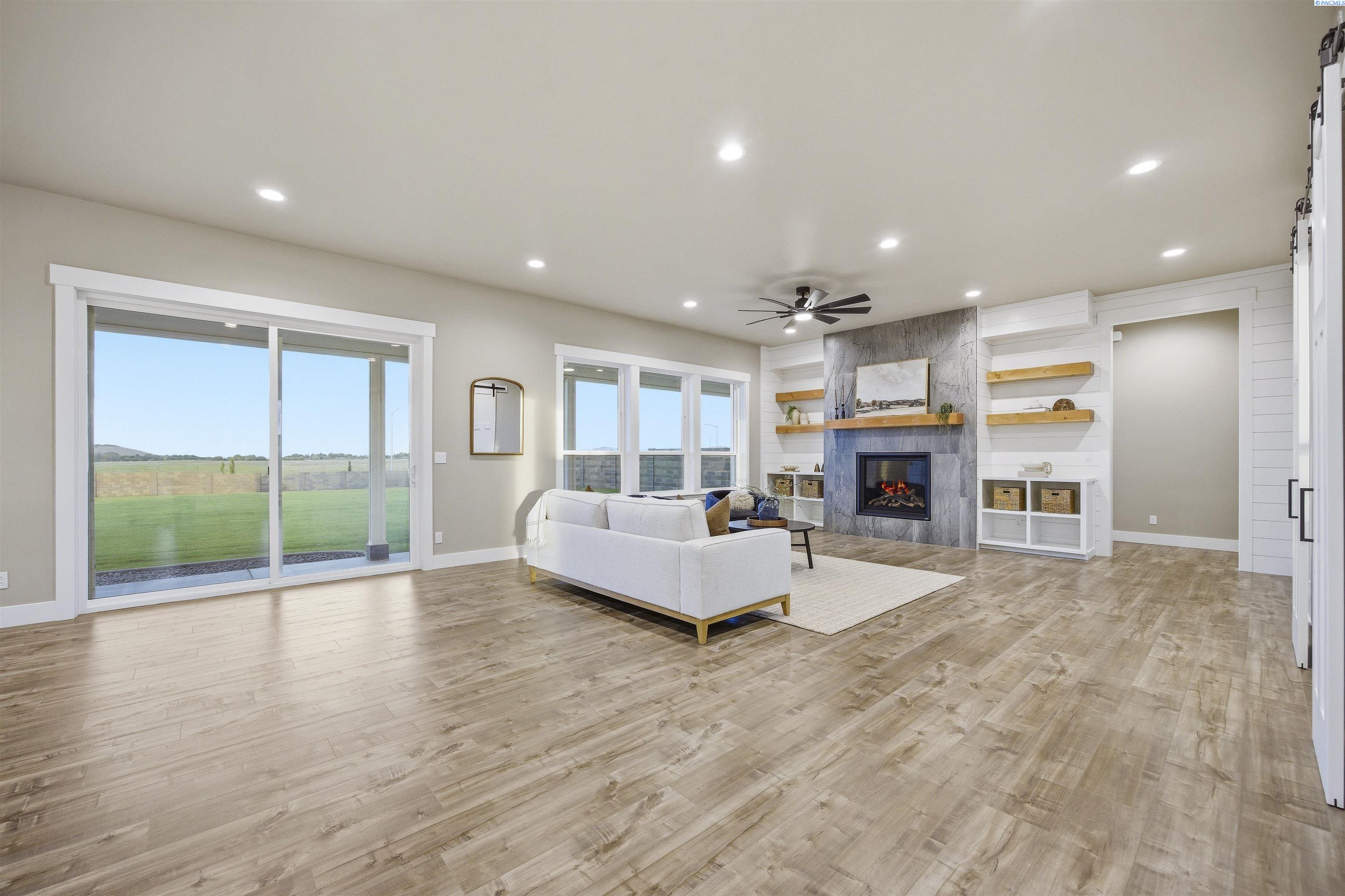 7007 Grange St, Kennewick, WA 99338