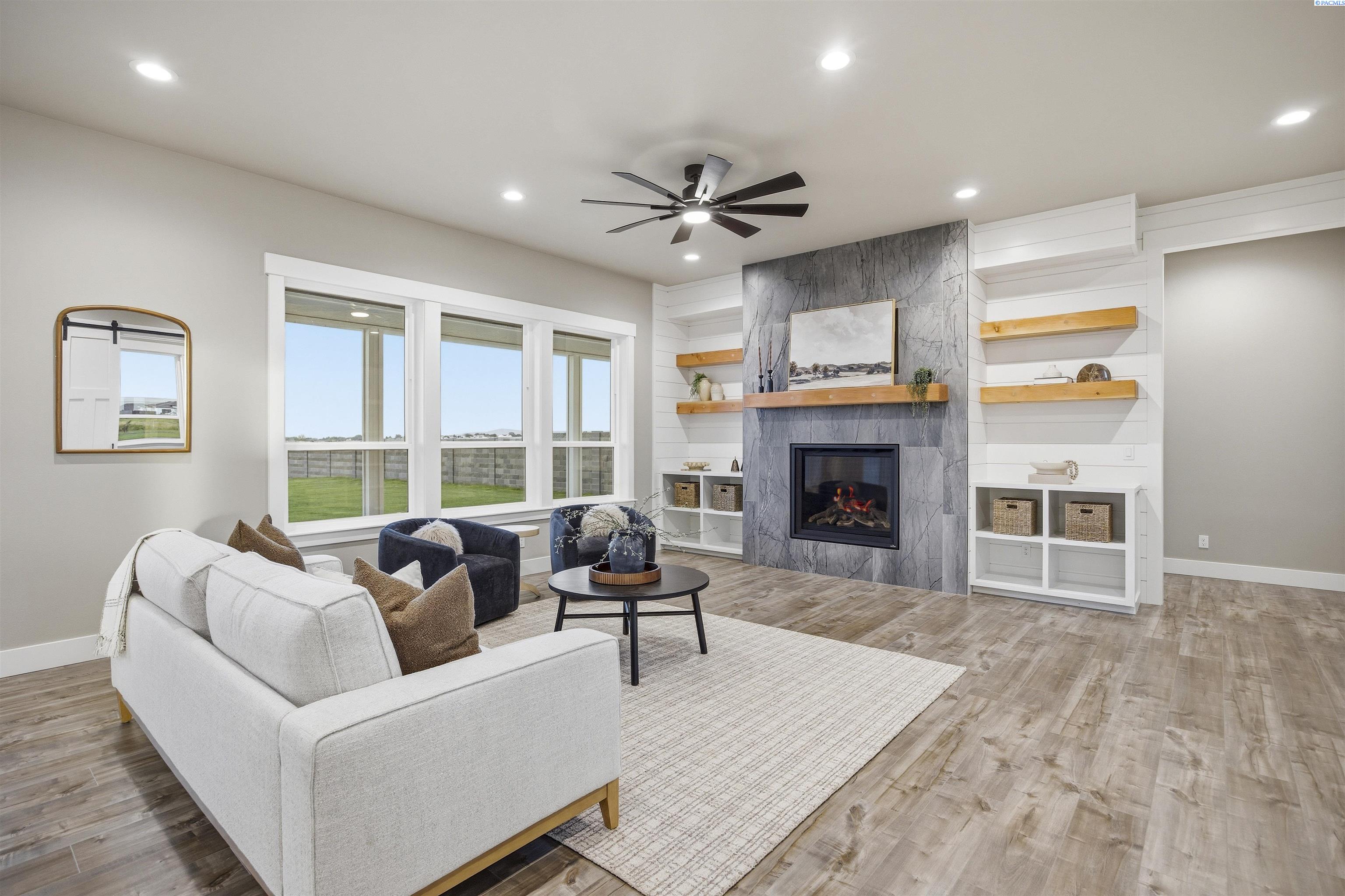 7007 Grange St, Kennewick, WA 99338