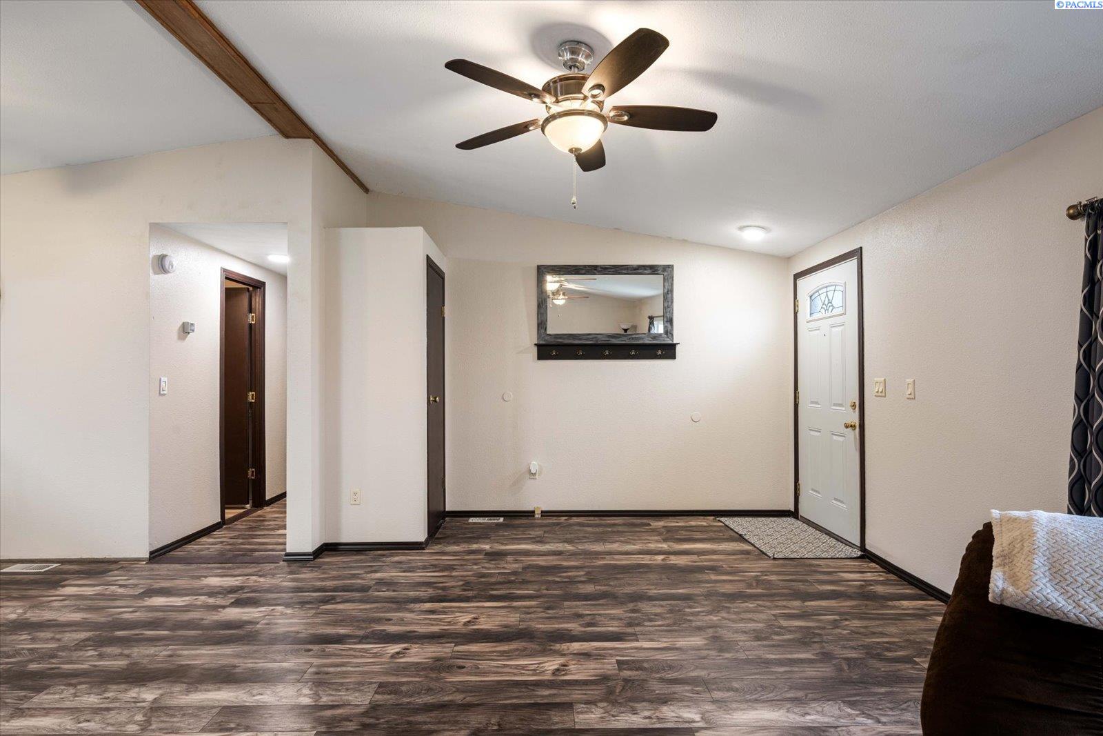 27404 Ambassador Pr Ne, Benton City, WA 99320