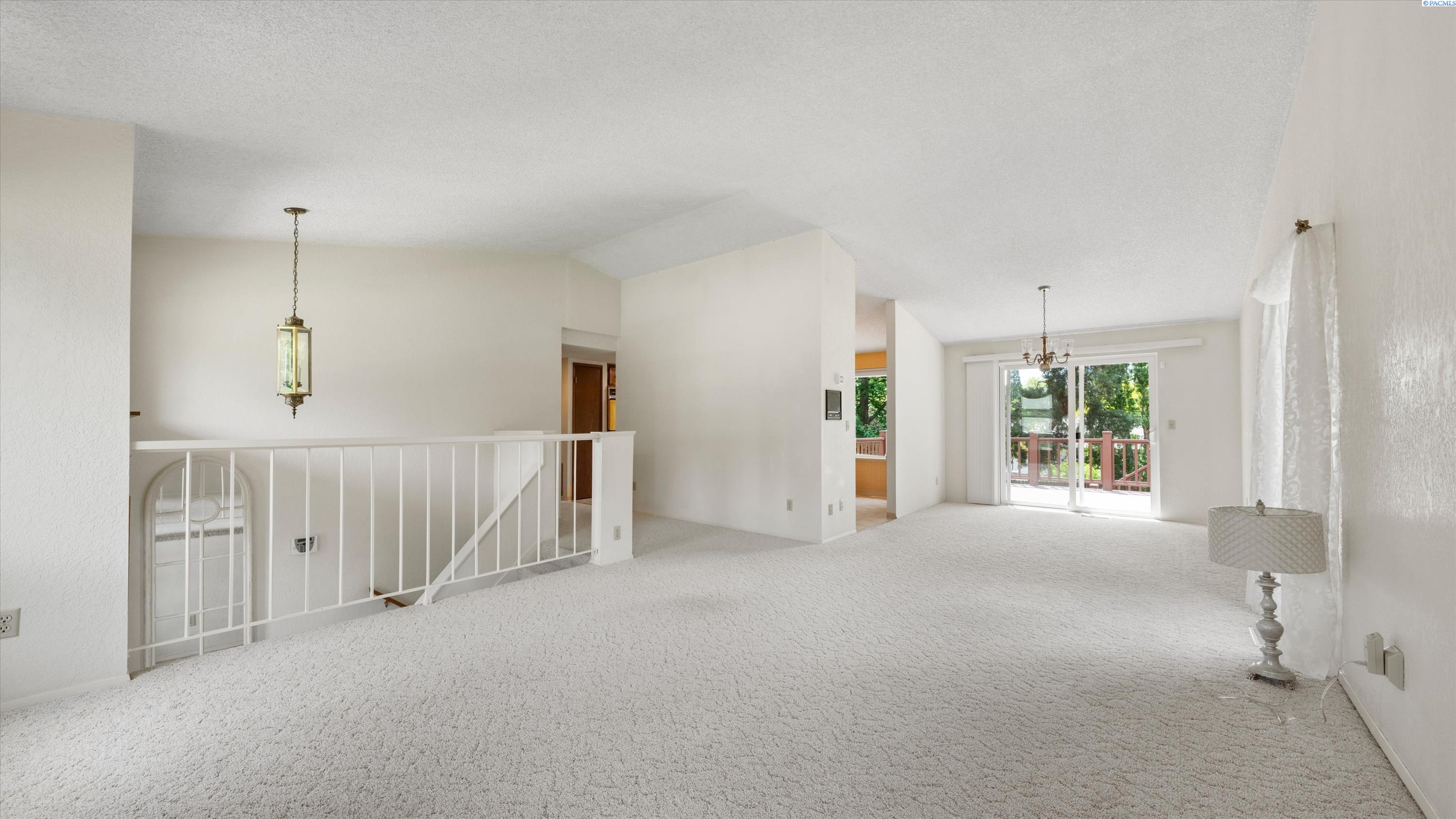135 Patton St, Richland, WA 99354
