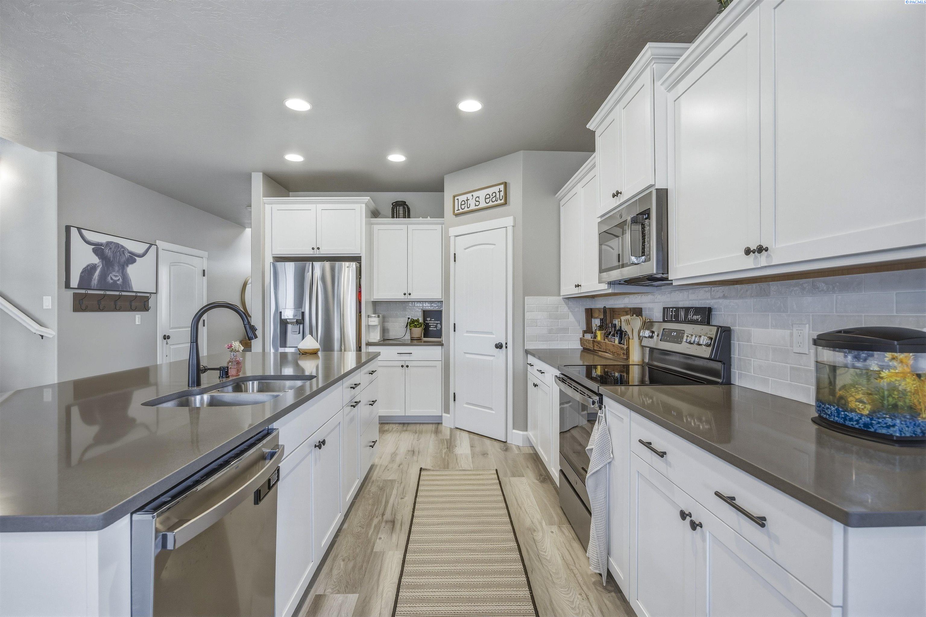 7037 35th Ave, Kennewick, WA 99338