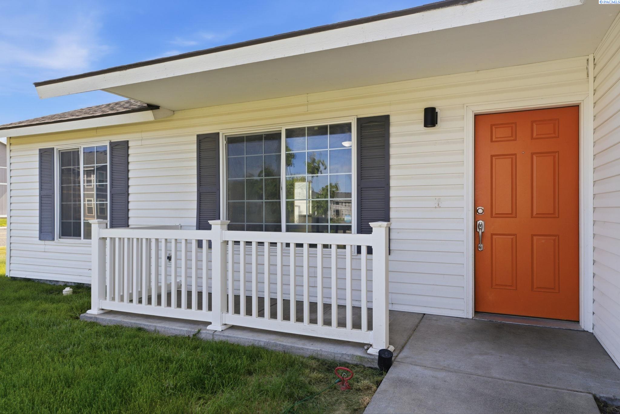 3415 Hawthorne Ln, Pasco, WA 99301