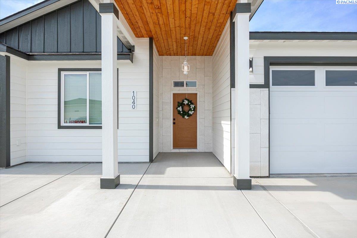 1040 Florida Pl, Kennewick, WA 99338