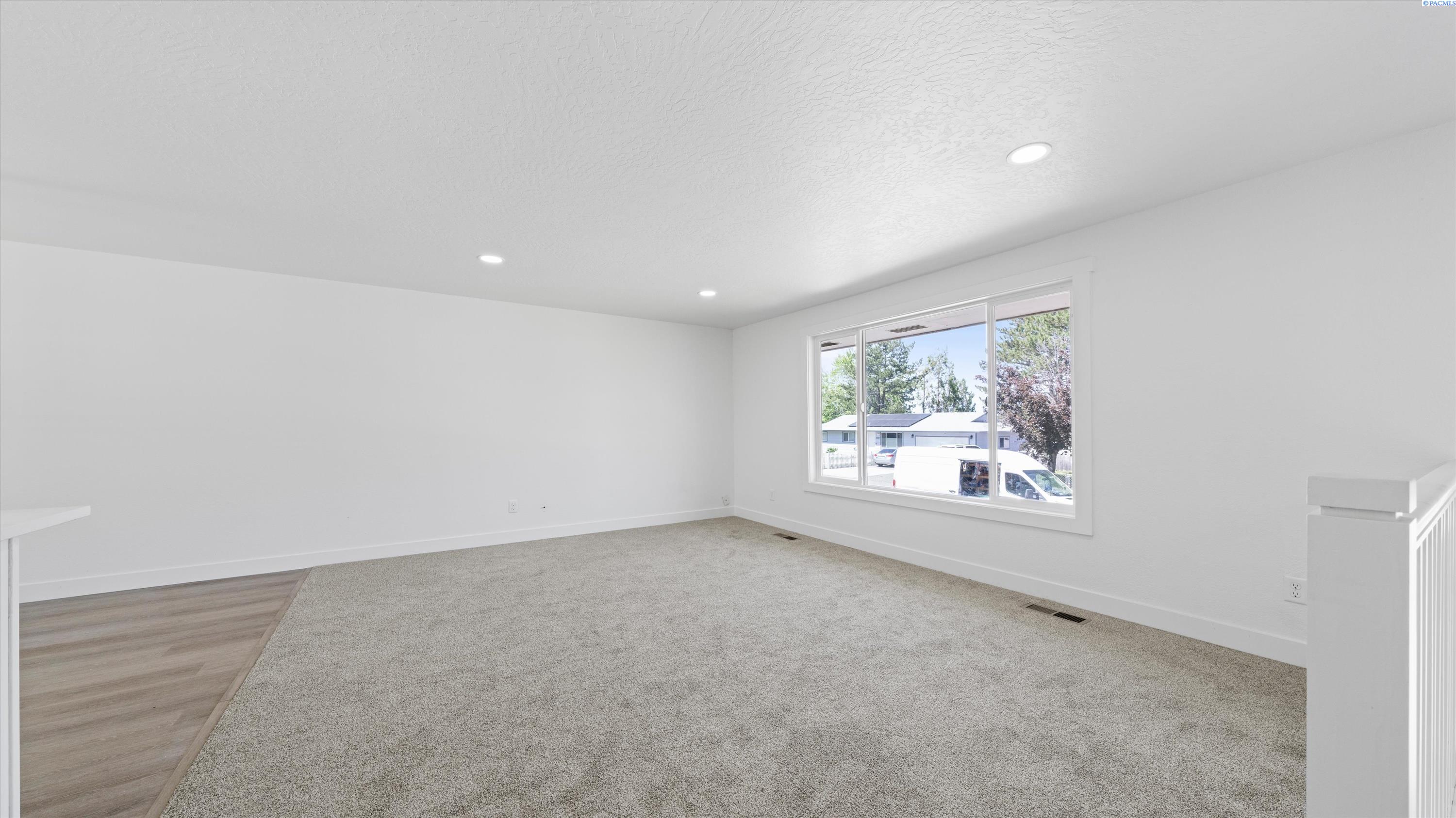 6008 Okanogan Loop, Kennewick, WA 99336