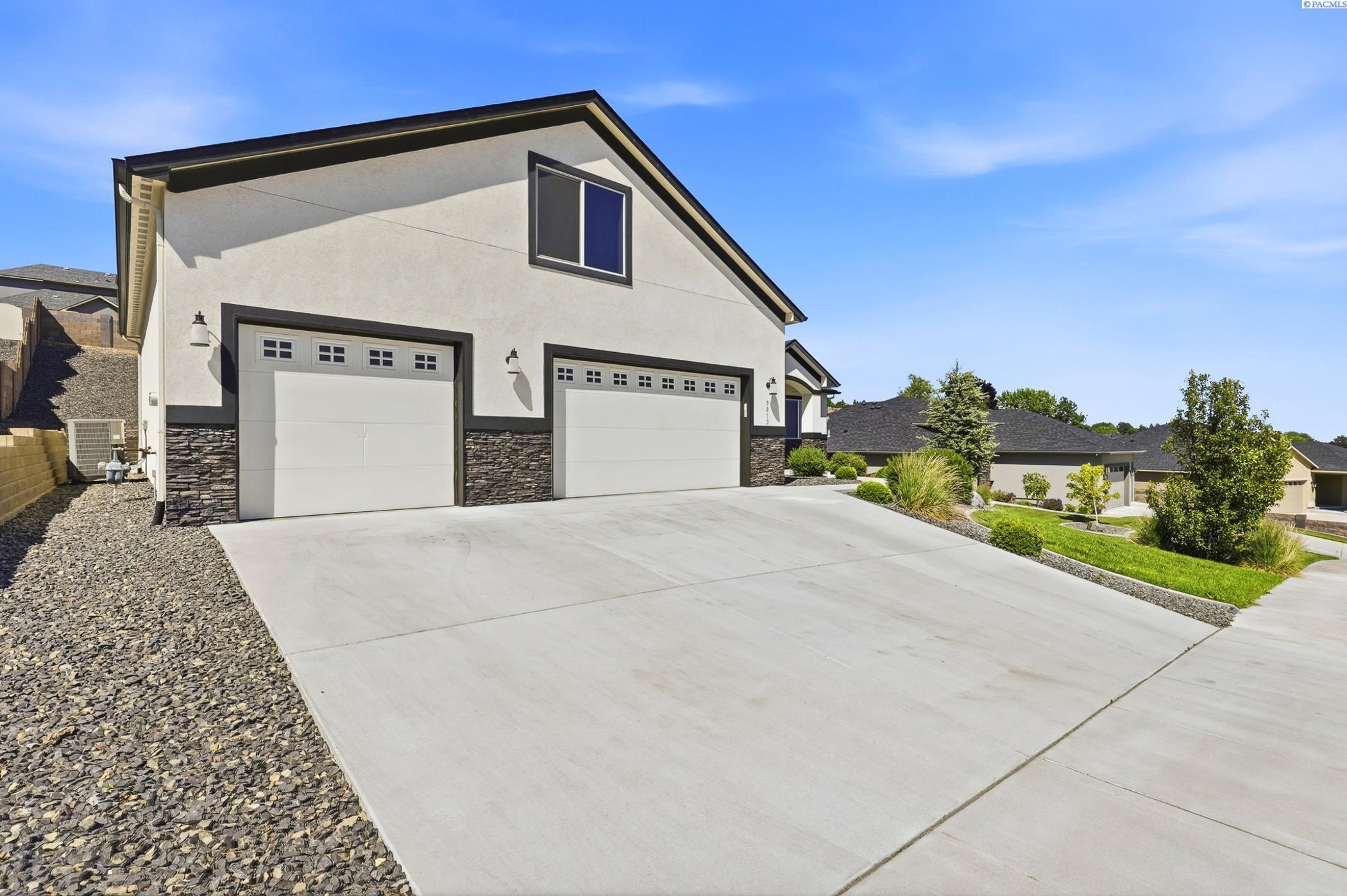 5013 Meadow Vw, Pasco, WA 99301