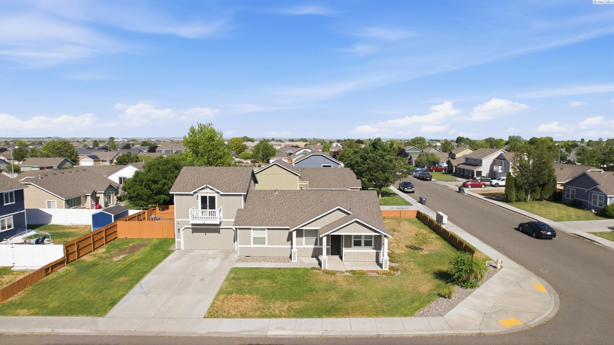 5609 Ochoco Ln, Pasco, WA 99301