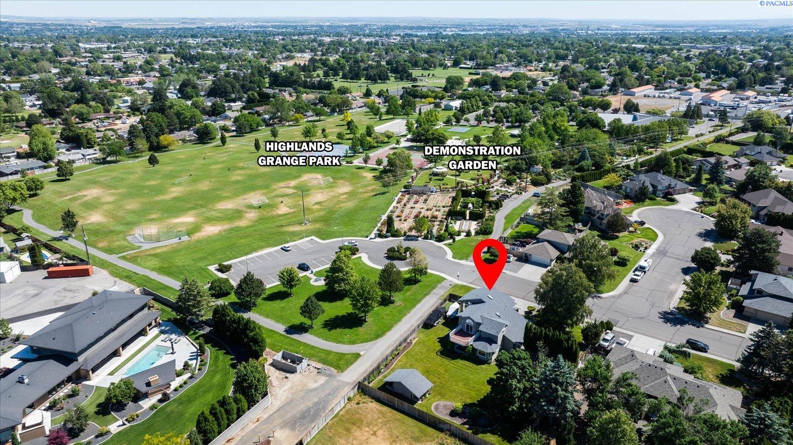 1712 Arthur St, Kennewick, WA 99338