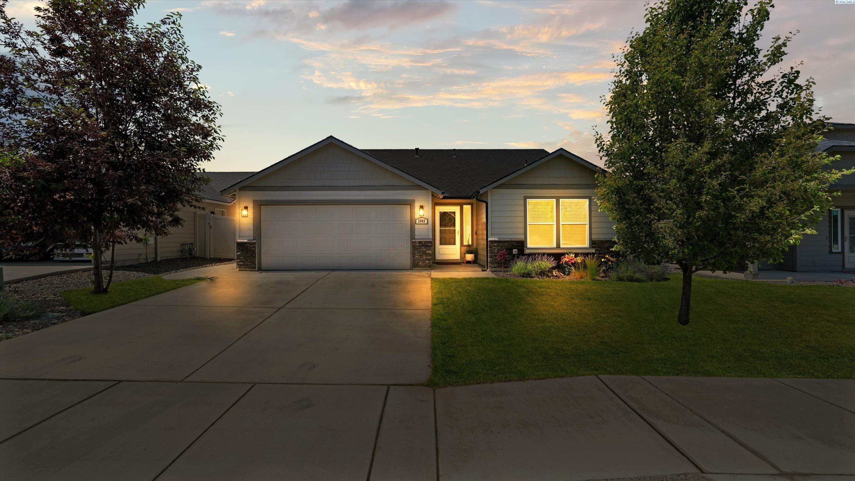 2949 Leavenworth , Richland, WA 99352
