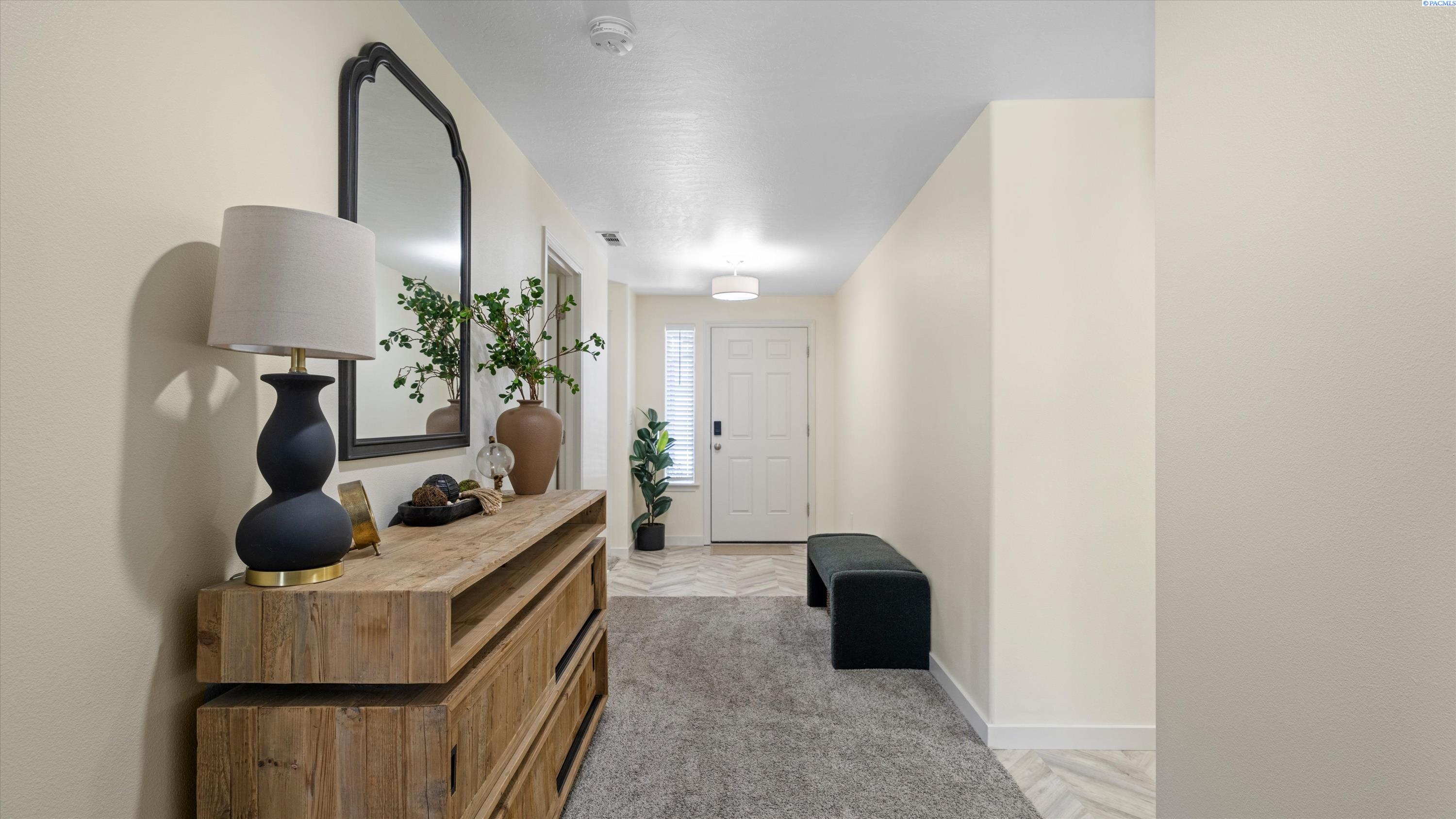2949 Leavenworth , Richland, WA 99352