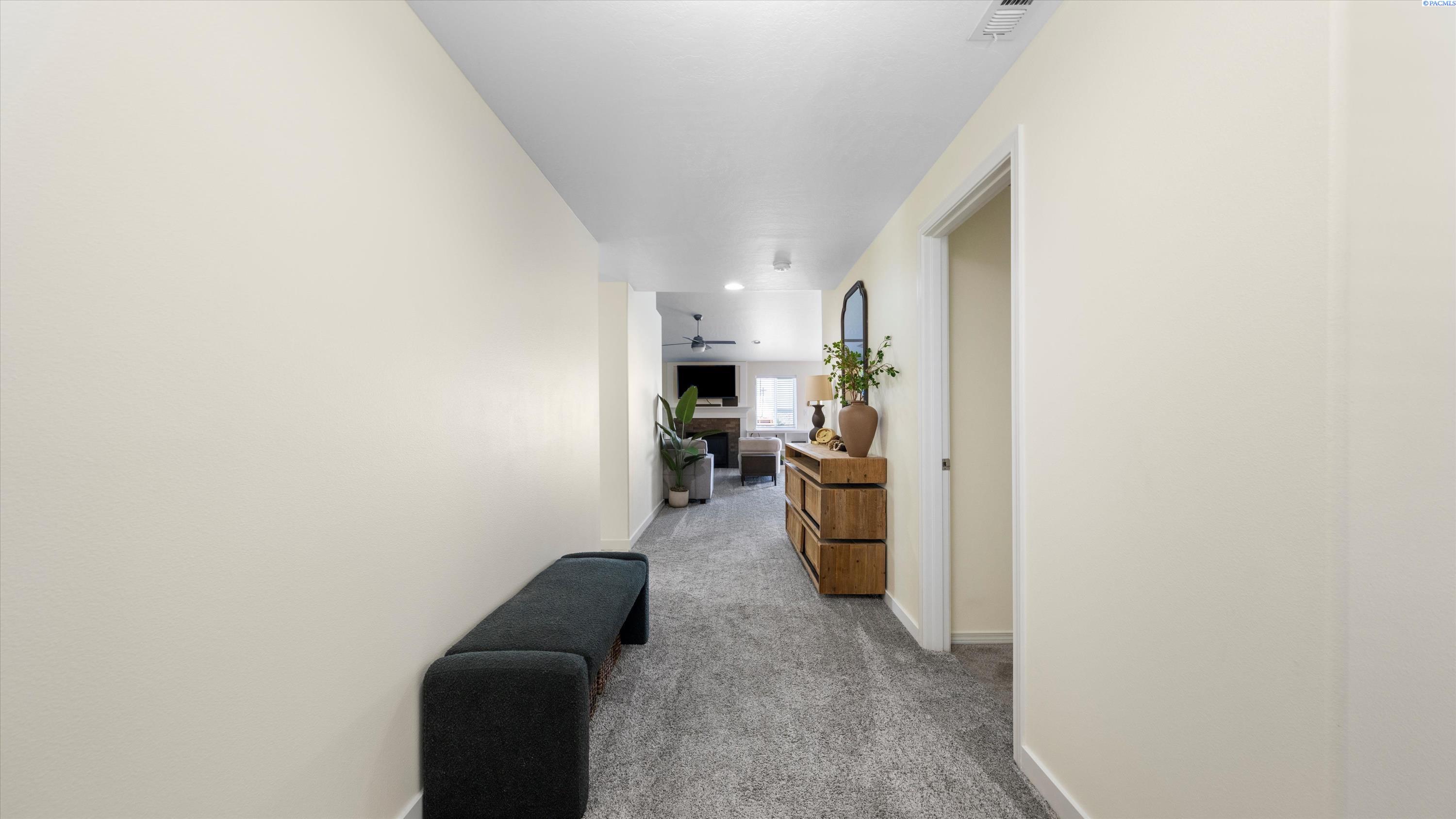 2949 Leavenworth , Richland, WA 99352