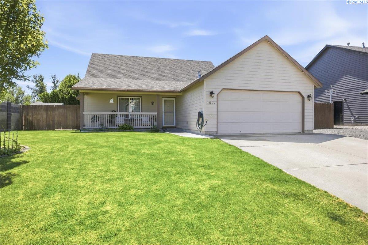 1607 33rd Ave, Kennewick, WA 99337