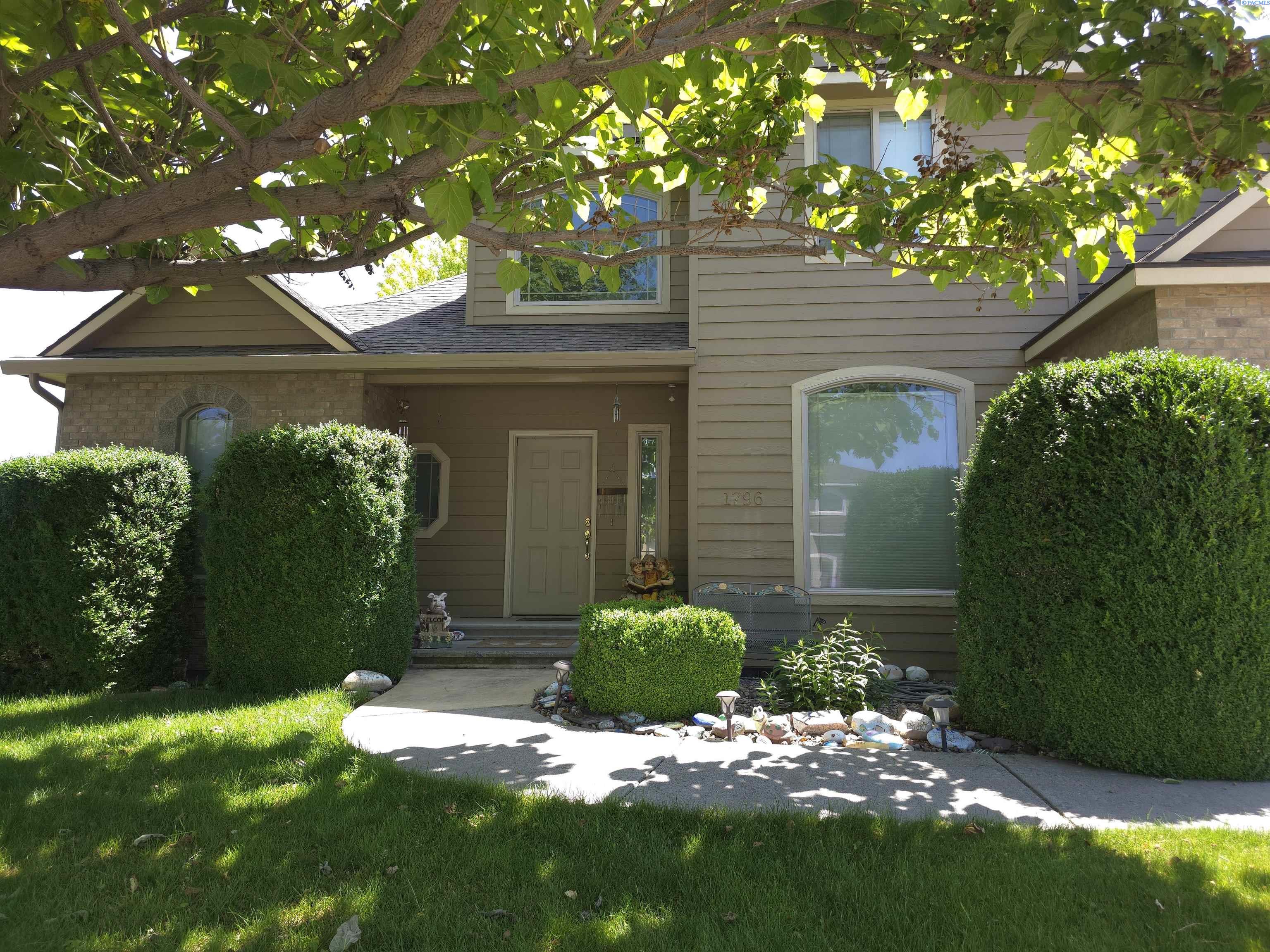 1796 Bolleana Ave, Richland, WA 99352