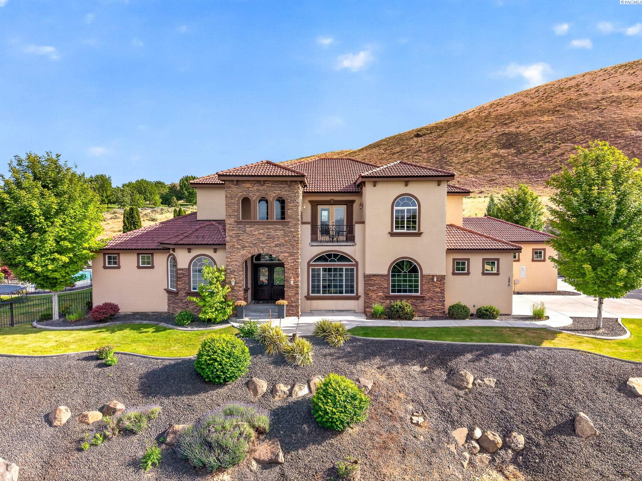 1273 Plateau Dr, Richland, WA 99352