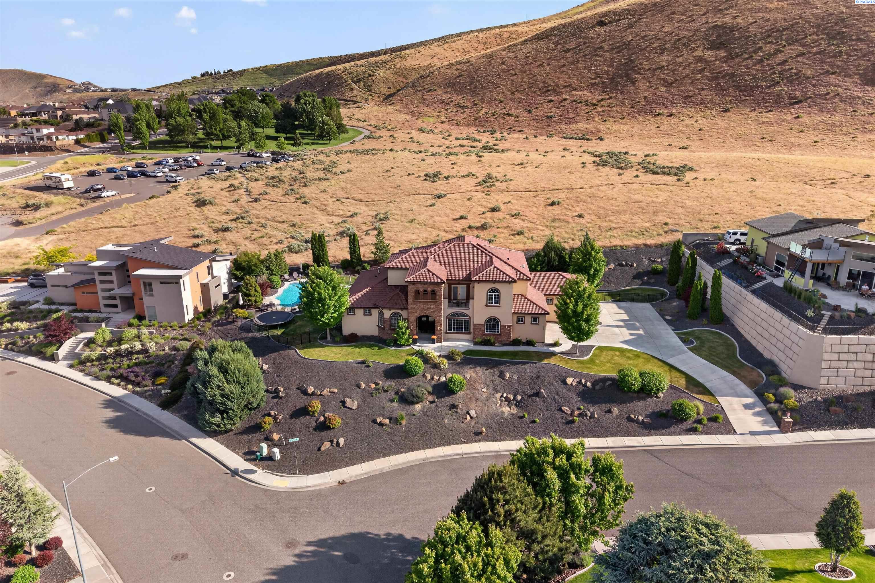 1273 Plateau Dr, Richland, WA 99352