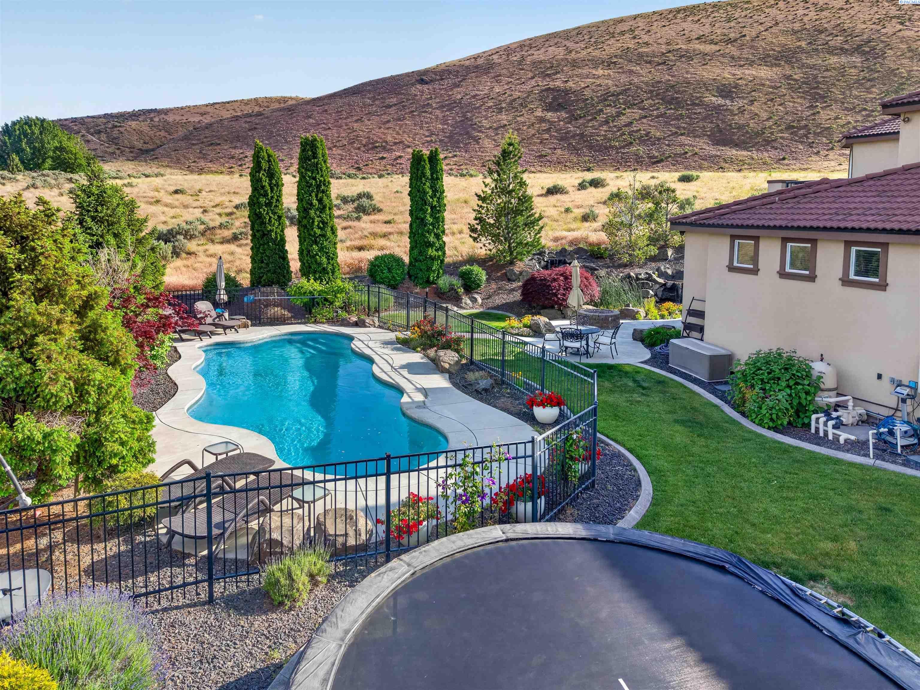 1273 Plateau Dr, Richland, WA 99352