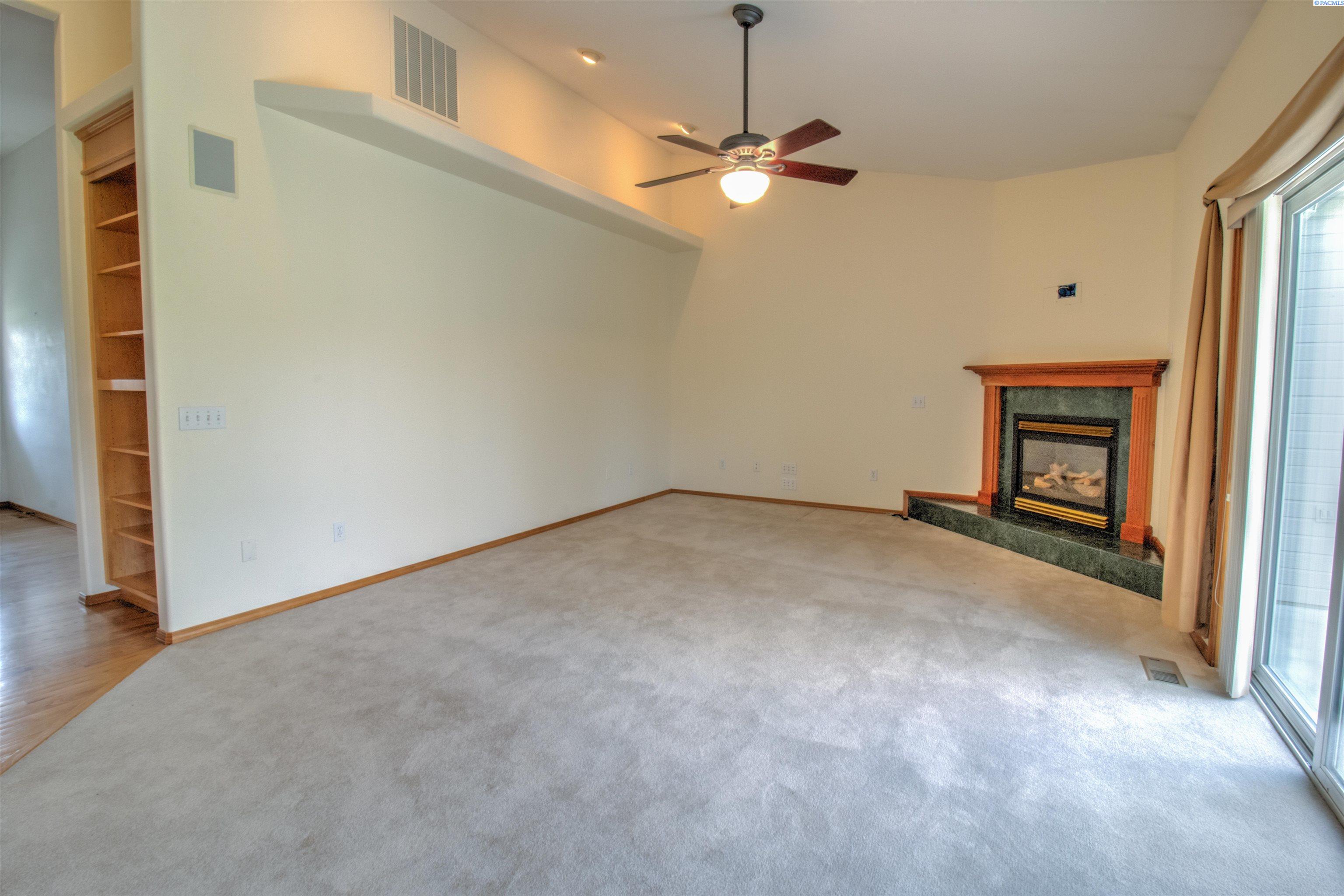 2806 W 38th Ct, Kennewick, WA 99337