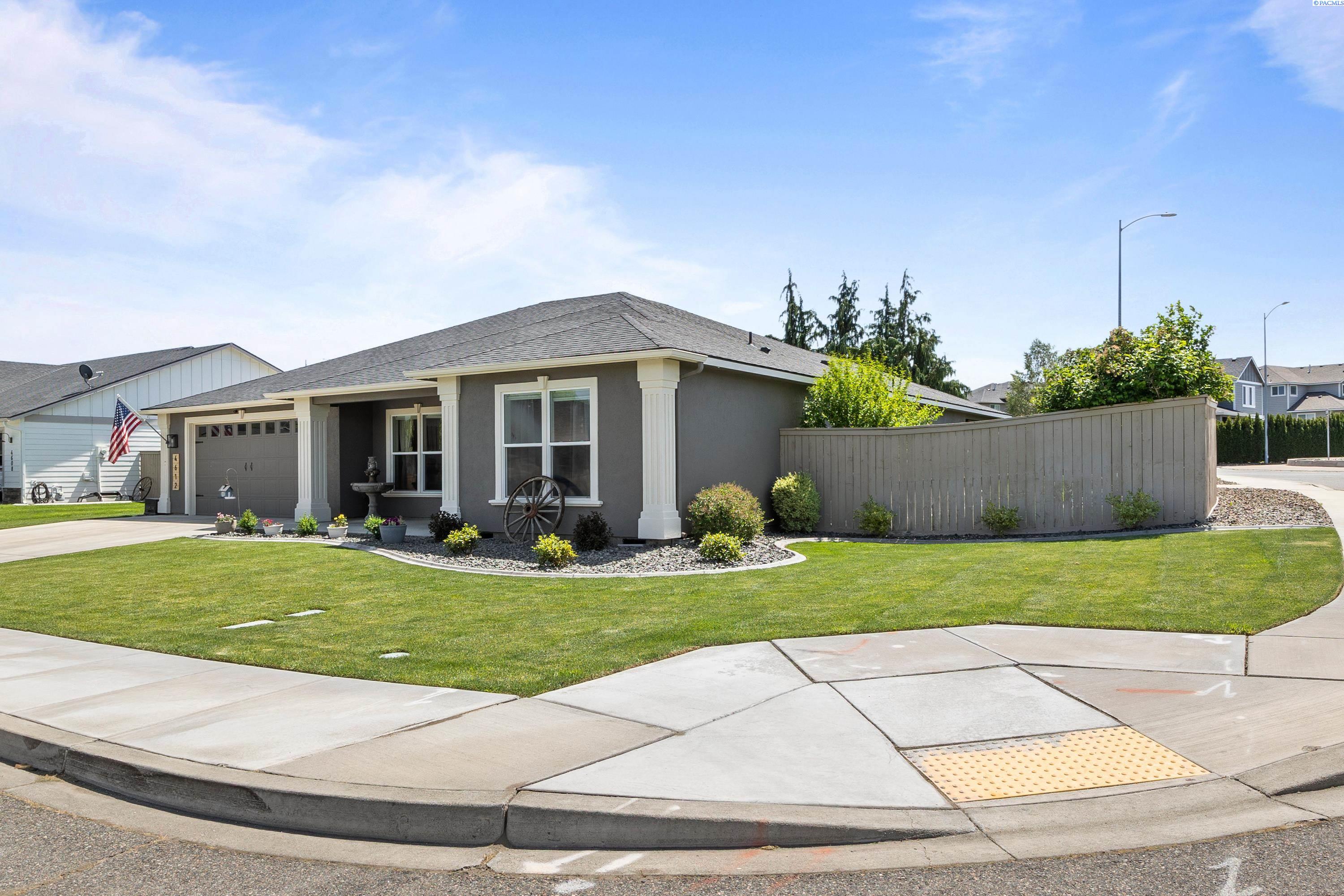 4612 Meadow View Dr, Pasco, WA 99301