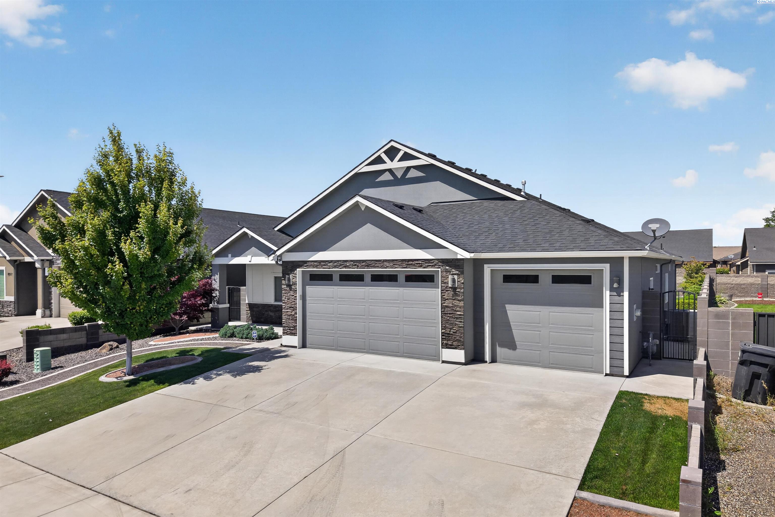 8913 Sophie Rae Ct, Pasco, WA 99301