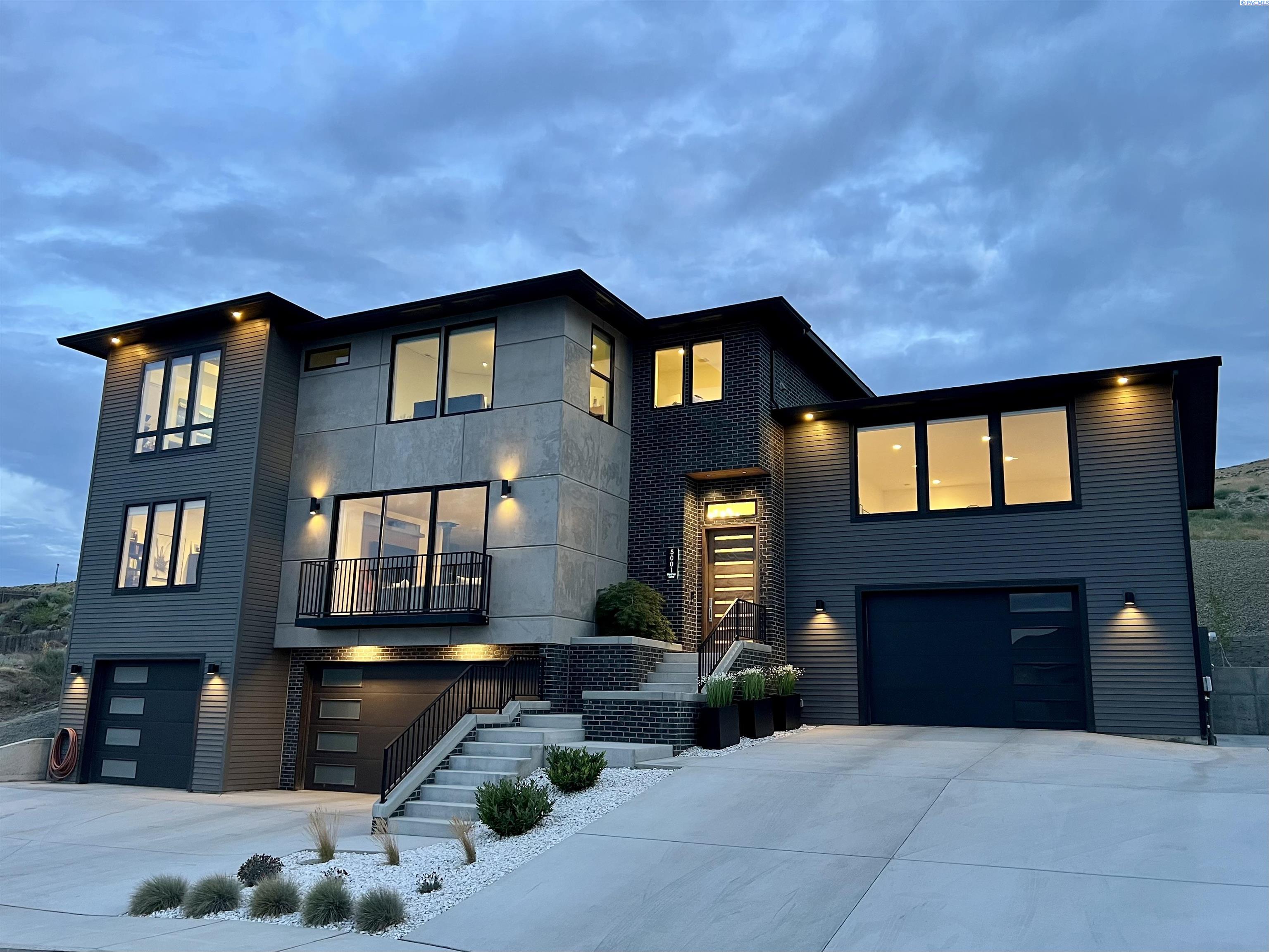 5001 Hershey Ln, West Richland WA 99353