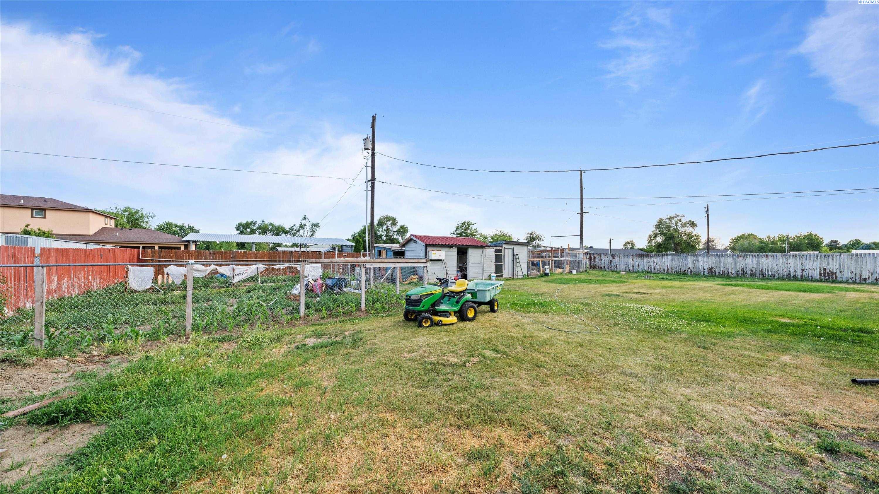 215906 Locust Pr Se, Kennewick, WA 99337