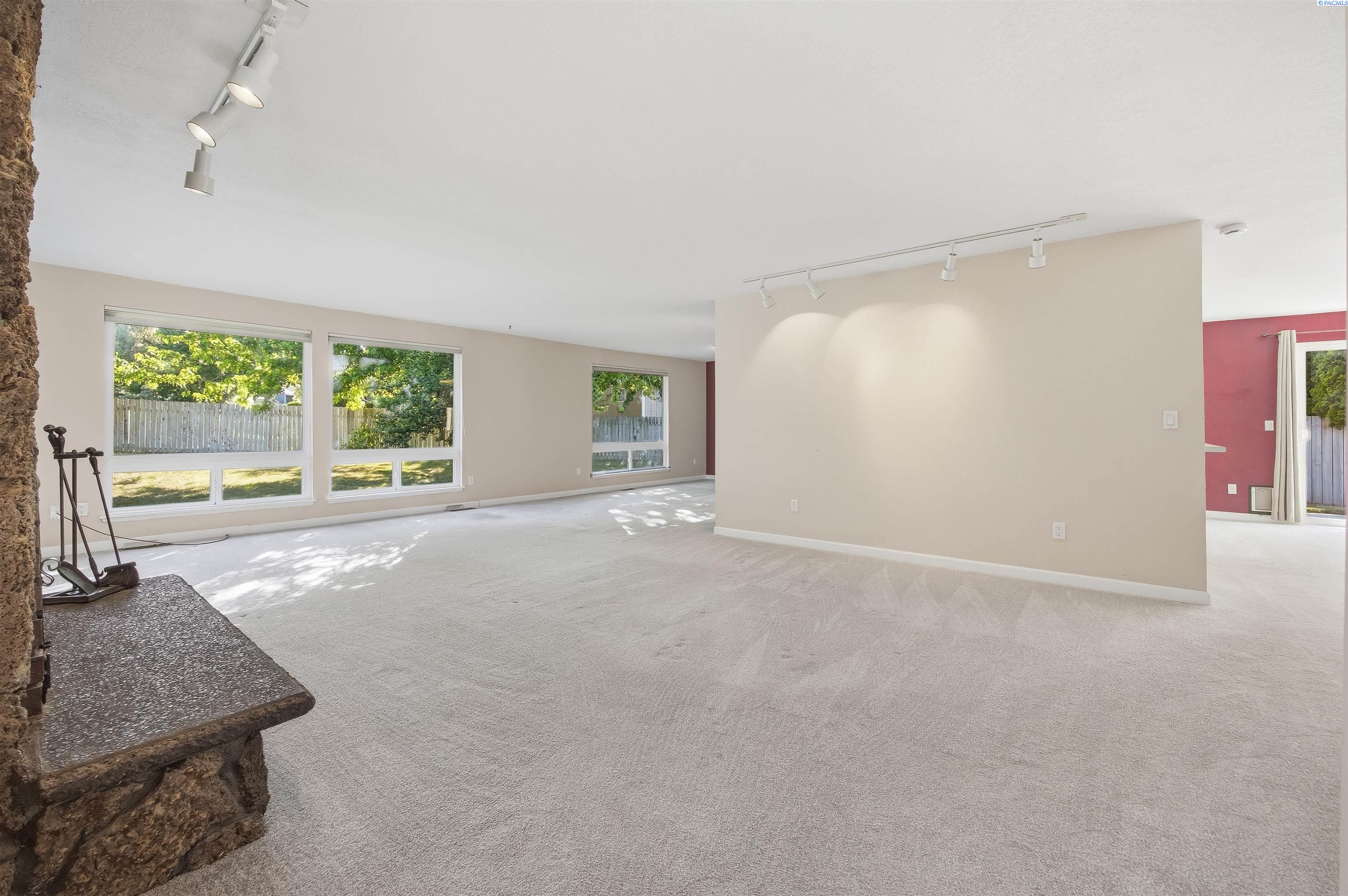 2508 S Edison Pl, Kennewick, WA 99338