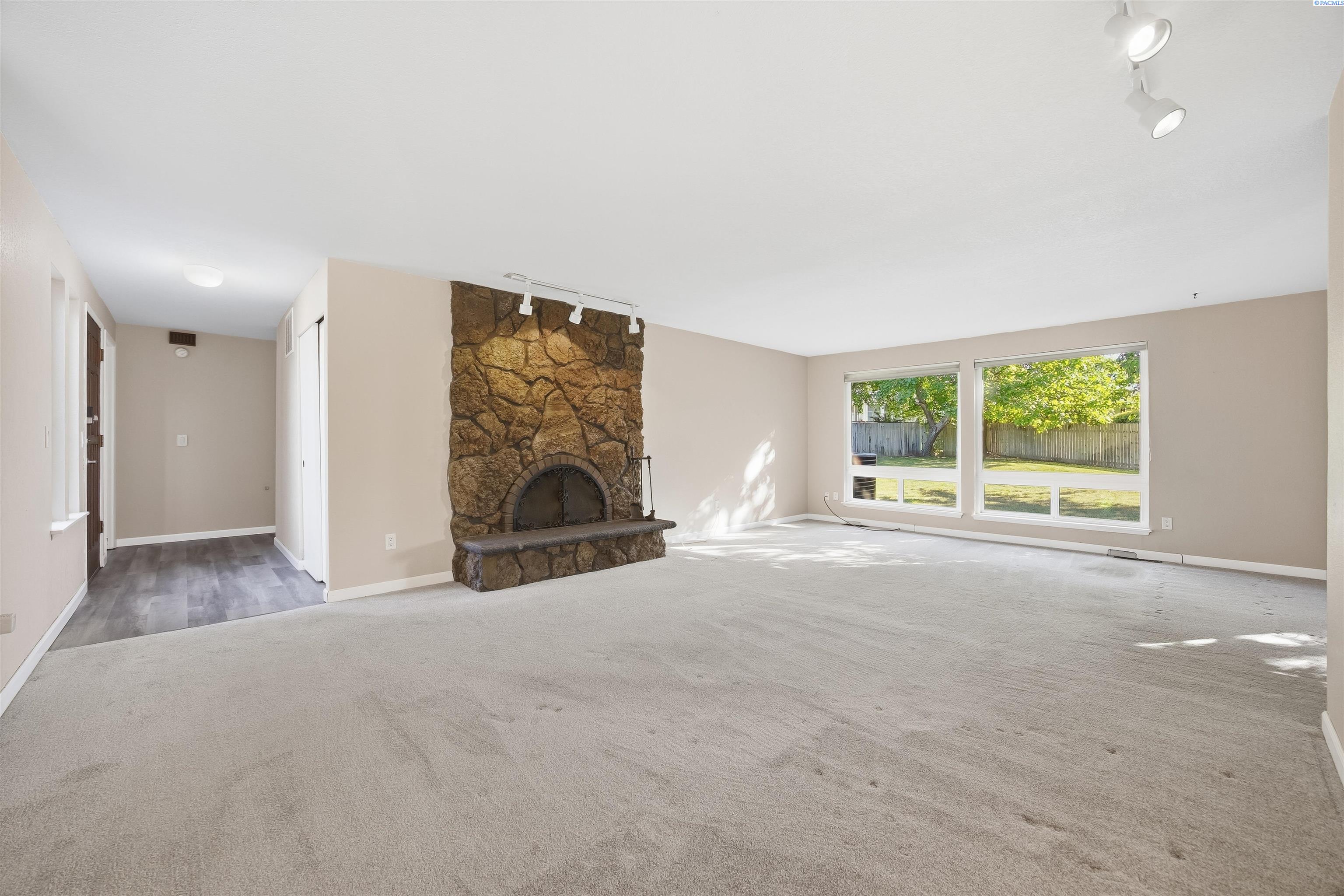 2508 S Edison Pl, Kennewick, WA 99338