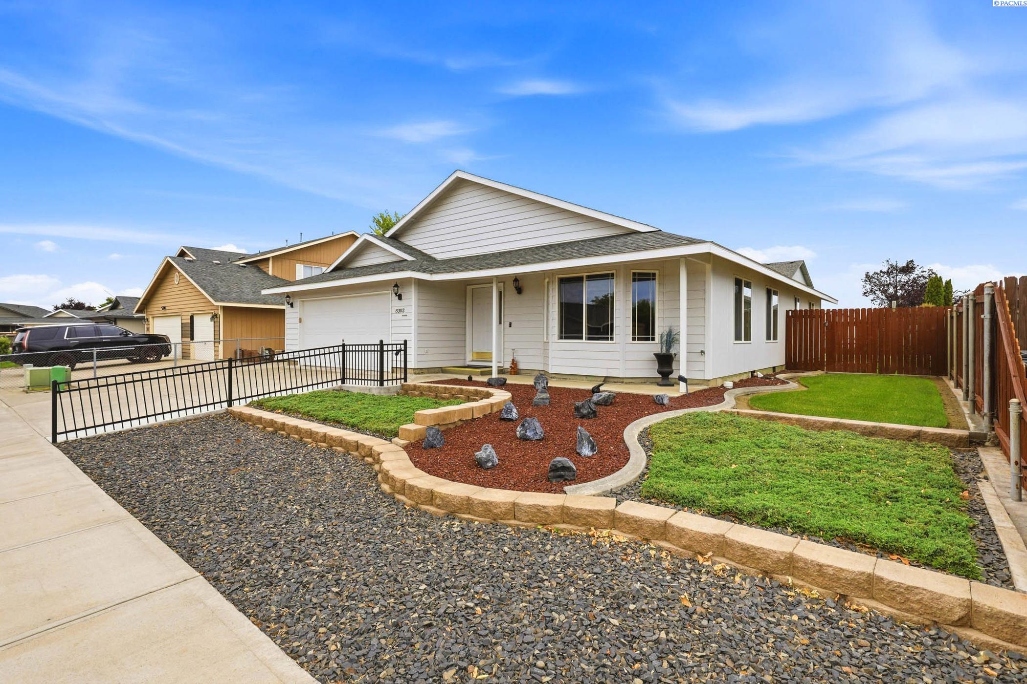 8303 Wrigley Dr, Pasco, WA 99301