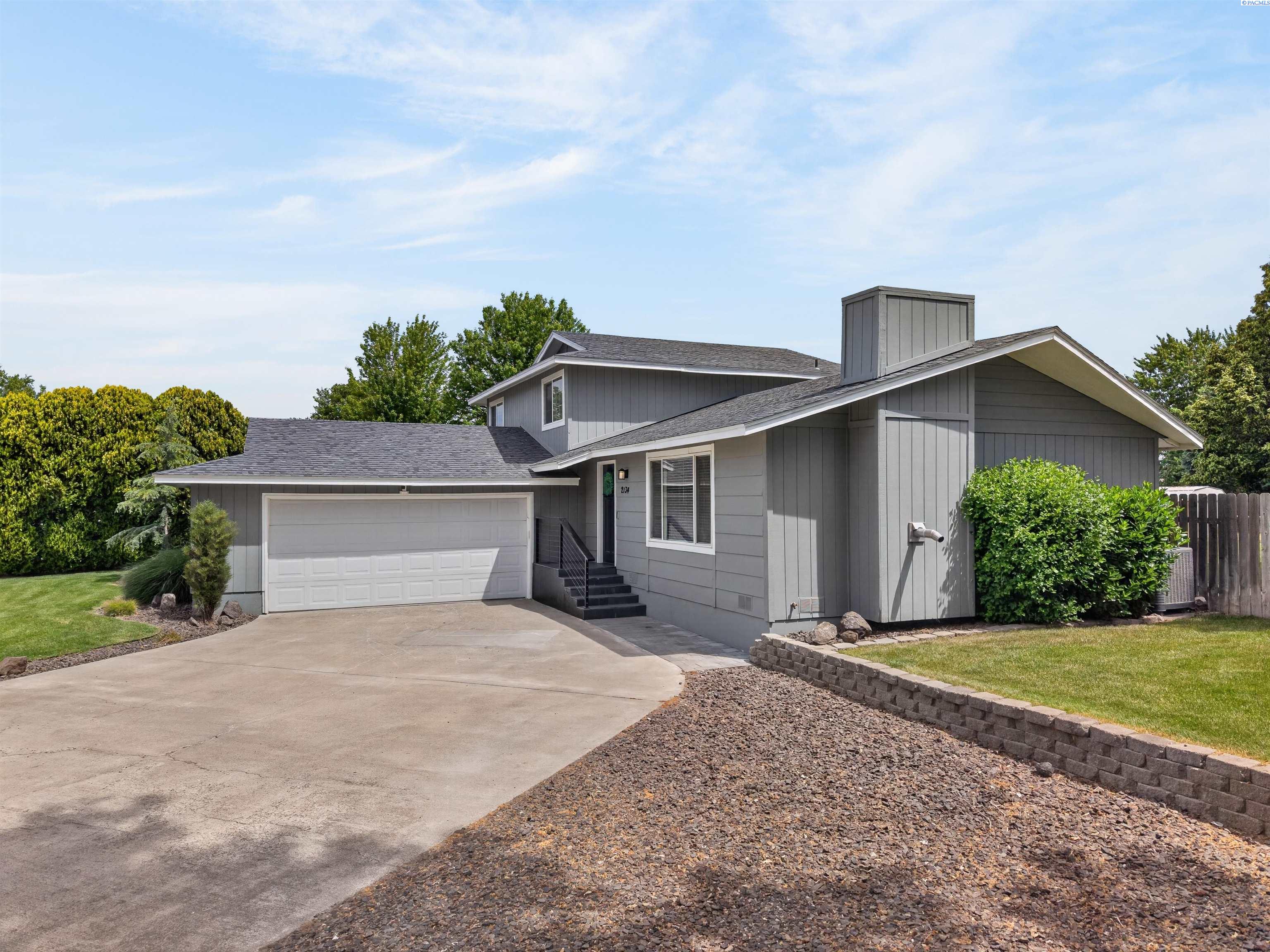 2134 Blue Jay Ln, West Richland, WA 99353