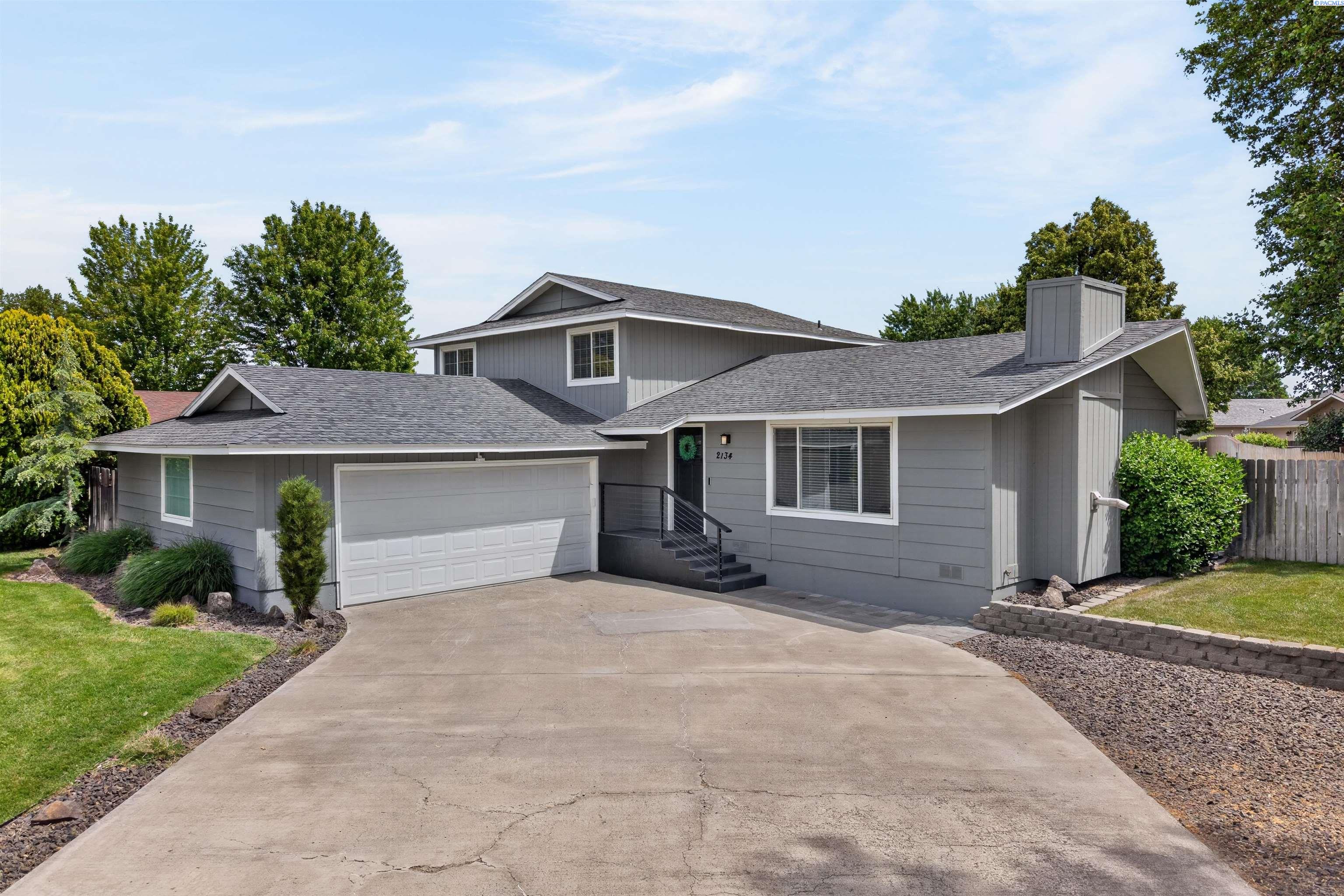 2134 Blue Jay Ln, West Richland, WA 99353