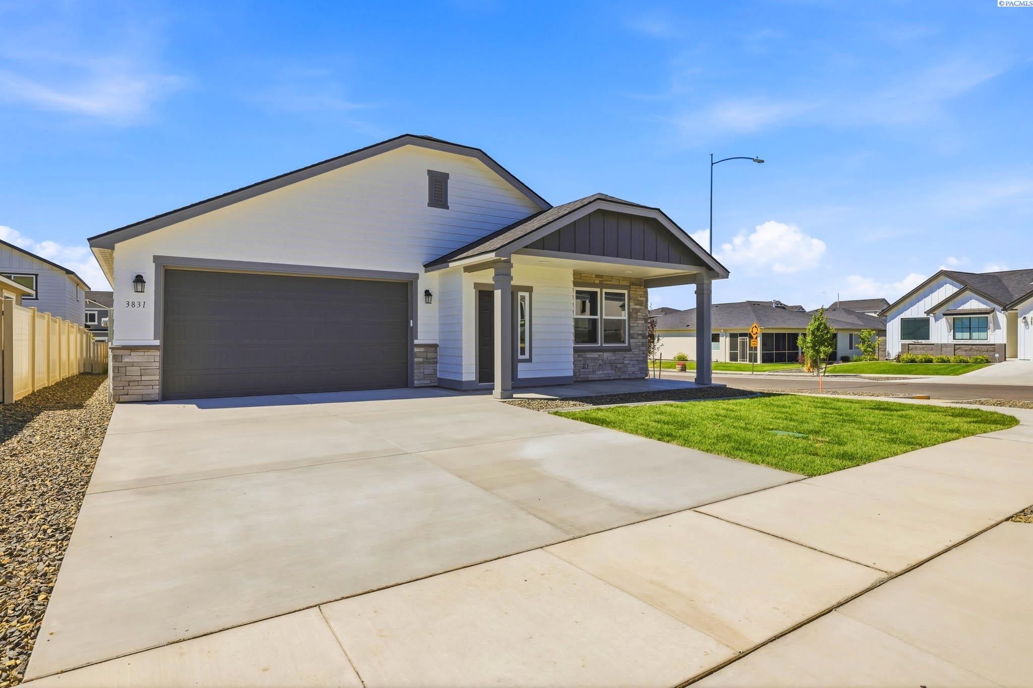 3831 Stonecap St, Richland, WA 99352