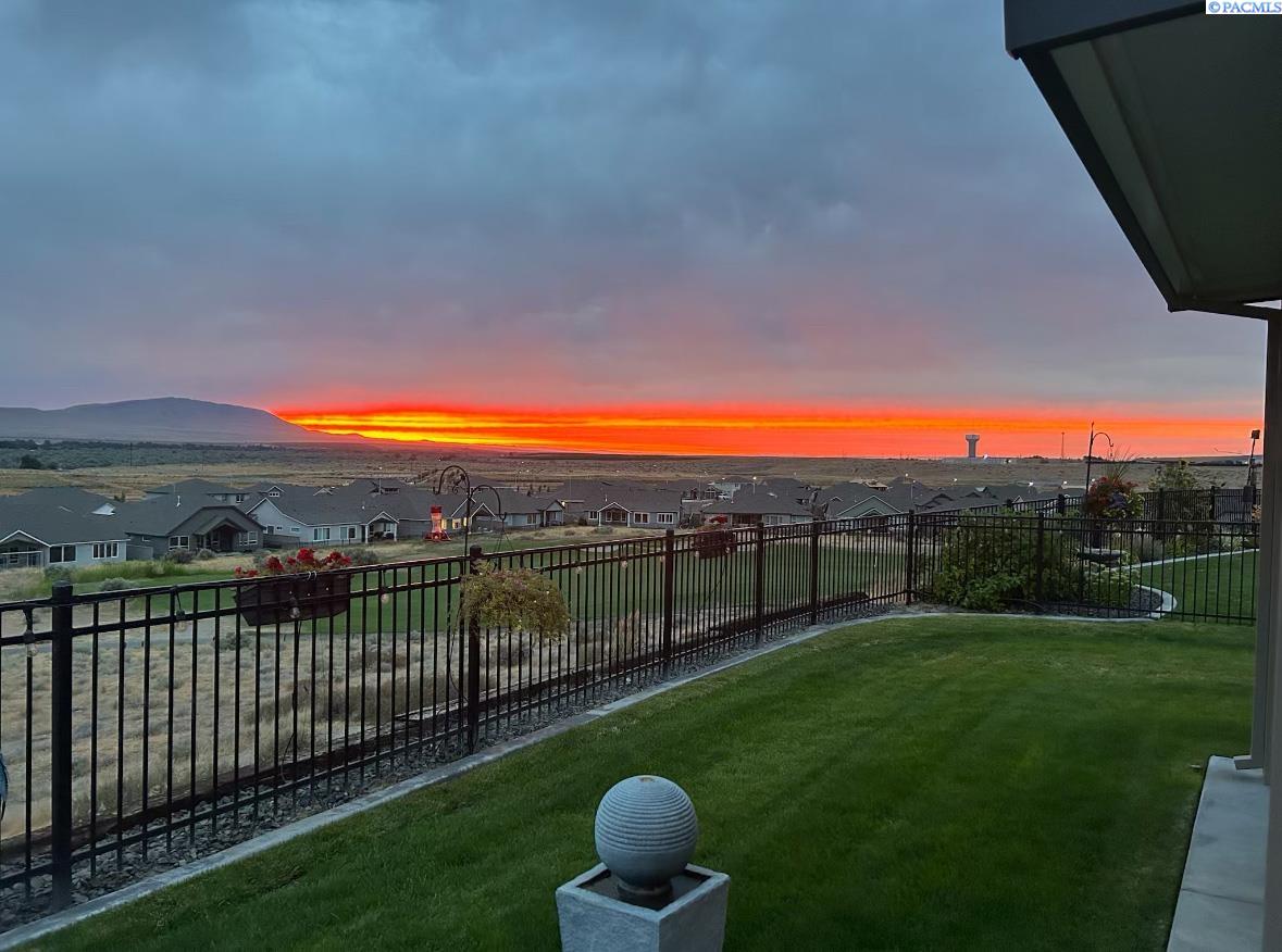 3168 Wild Canyon Way, Richland, WA 99354