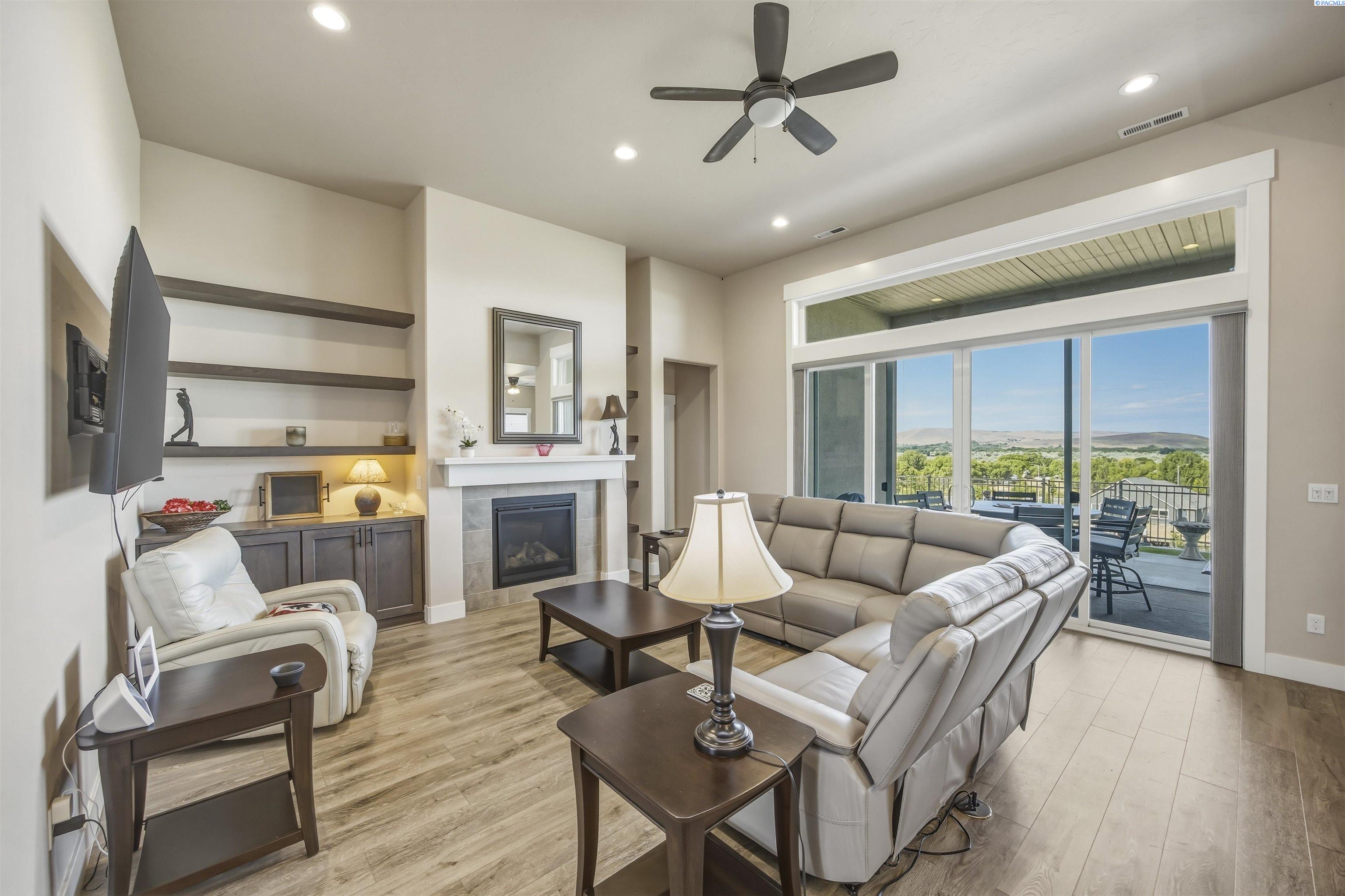 3168 Wild Canyon Way, Richland, WA 99354