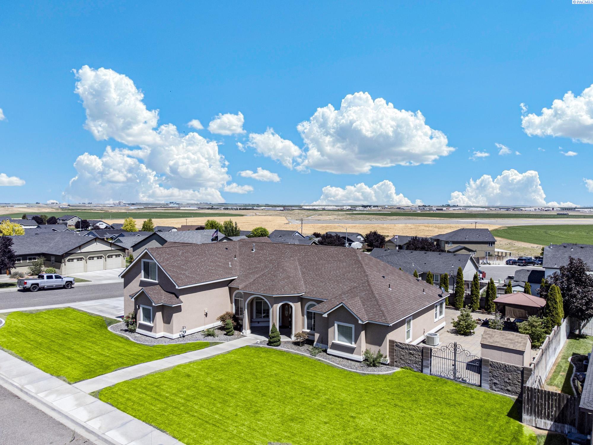 4807 Adobe Dr, Pasco, WA 99301