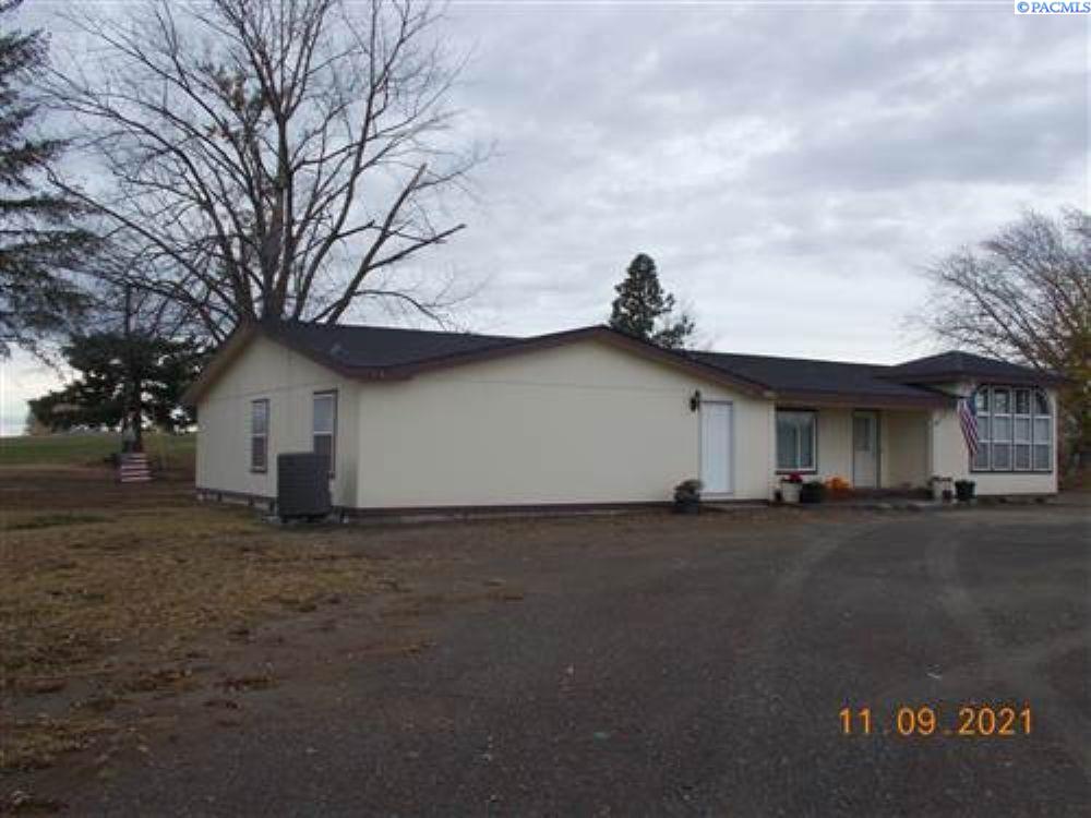 5803 Taylor Flats Rd, Pasco, WA 99301