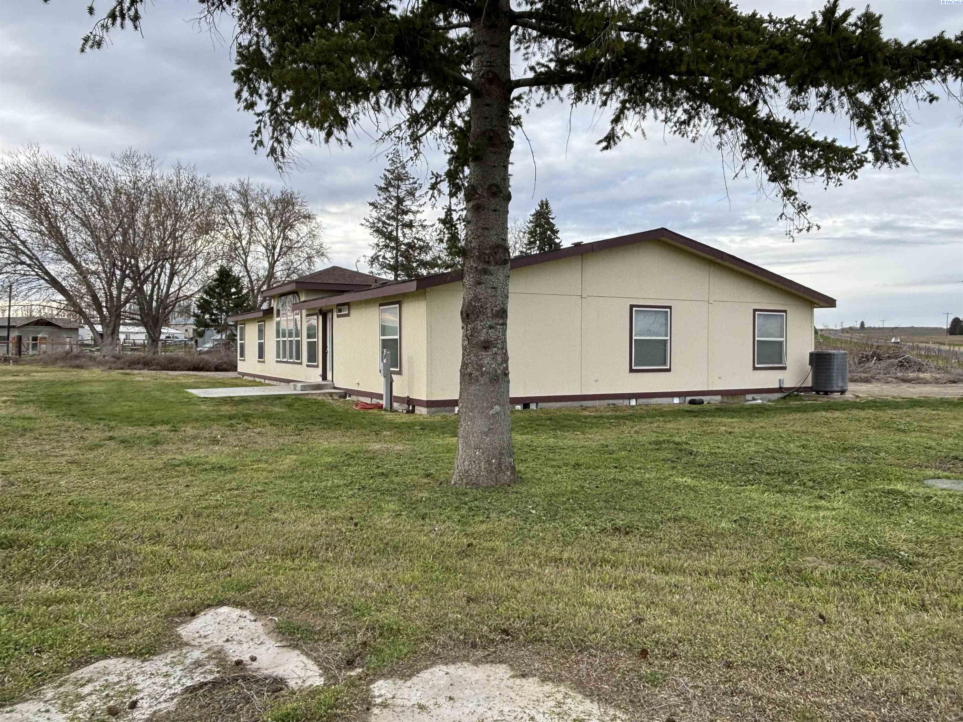 5803 Taylor Flats Rd, Pasco, WA 99301