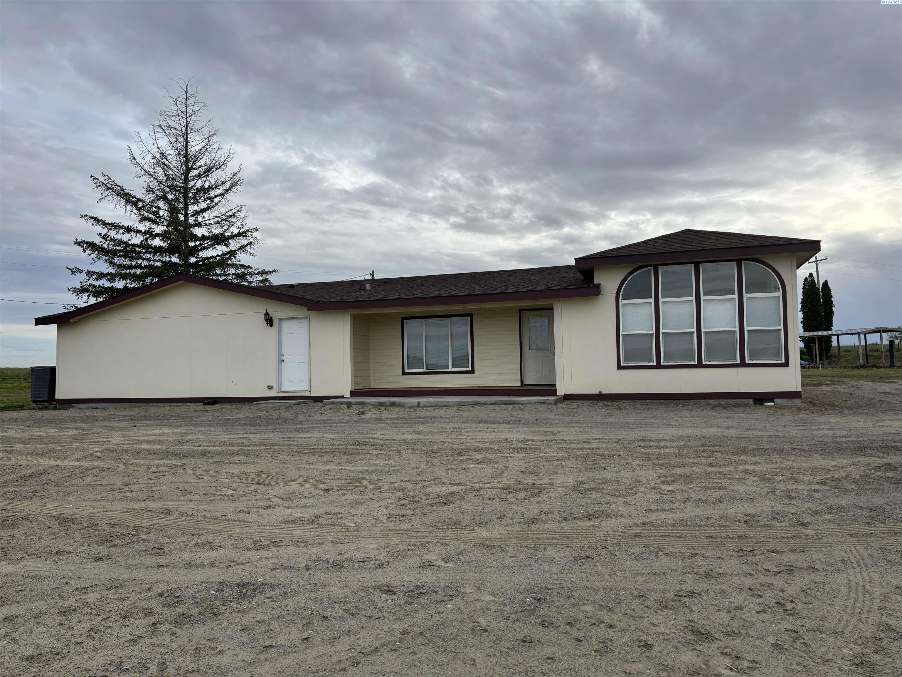 5803 Taylor Flats Rd, Pasco, WA 99301