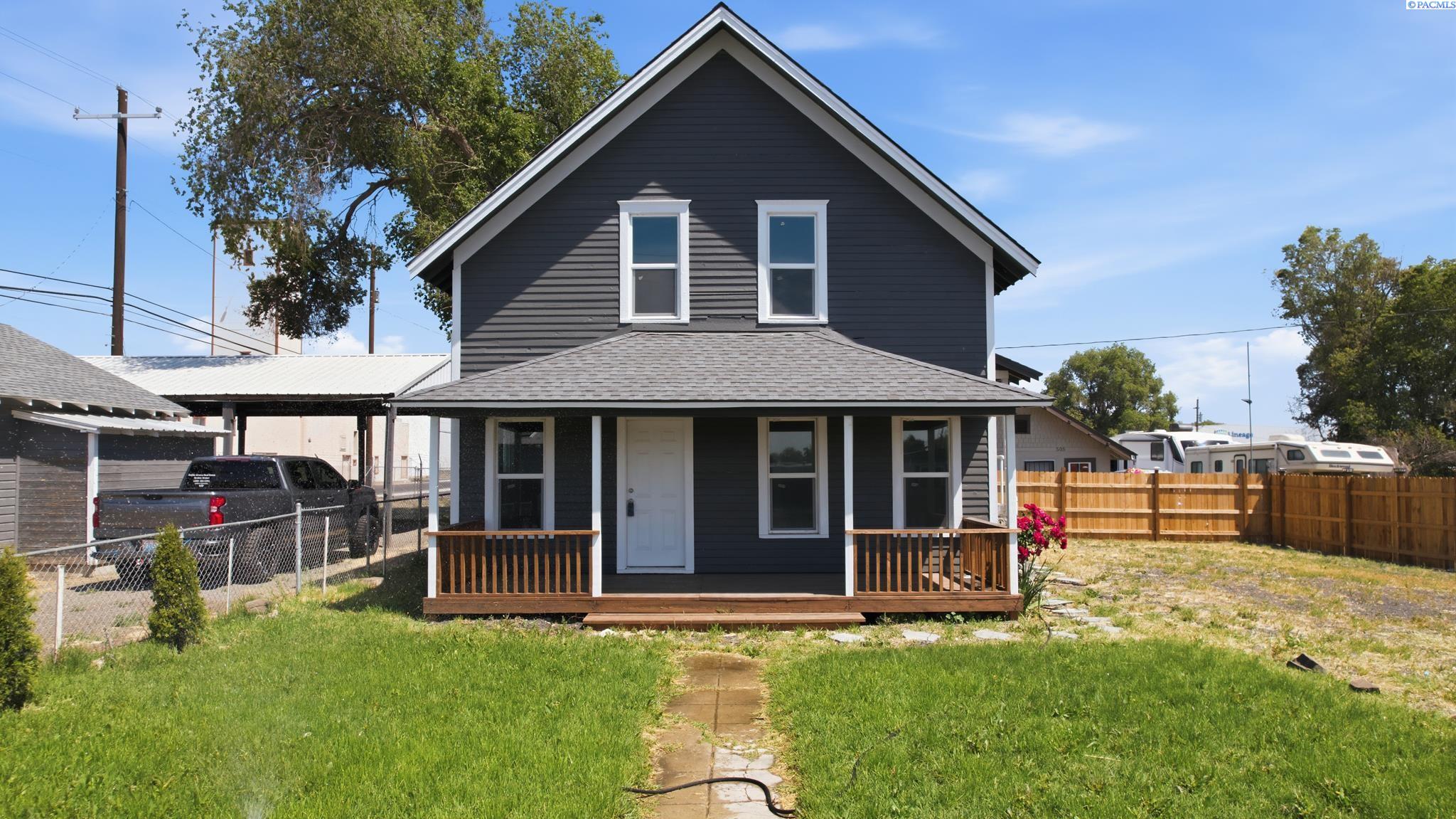 503 Grandridge Ave, Grandview WA 98930