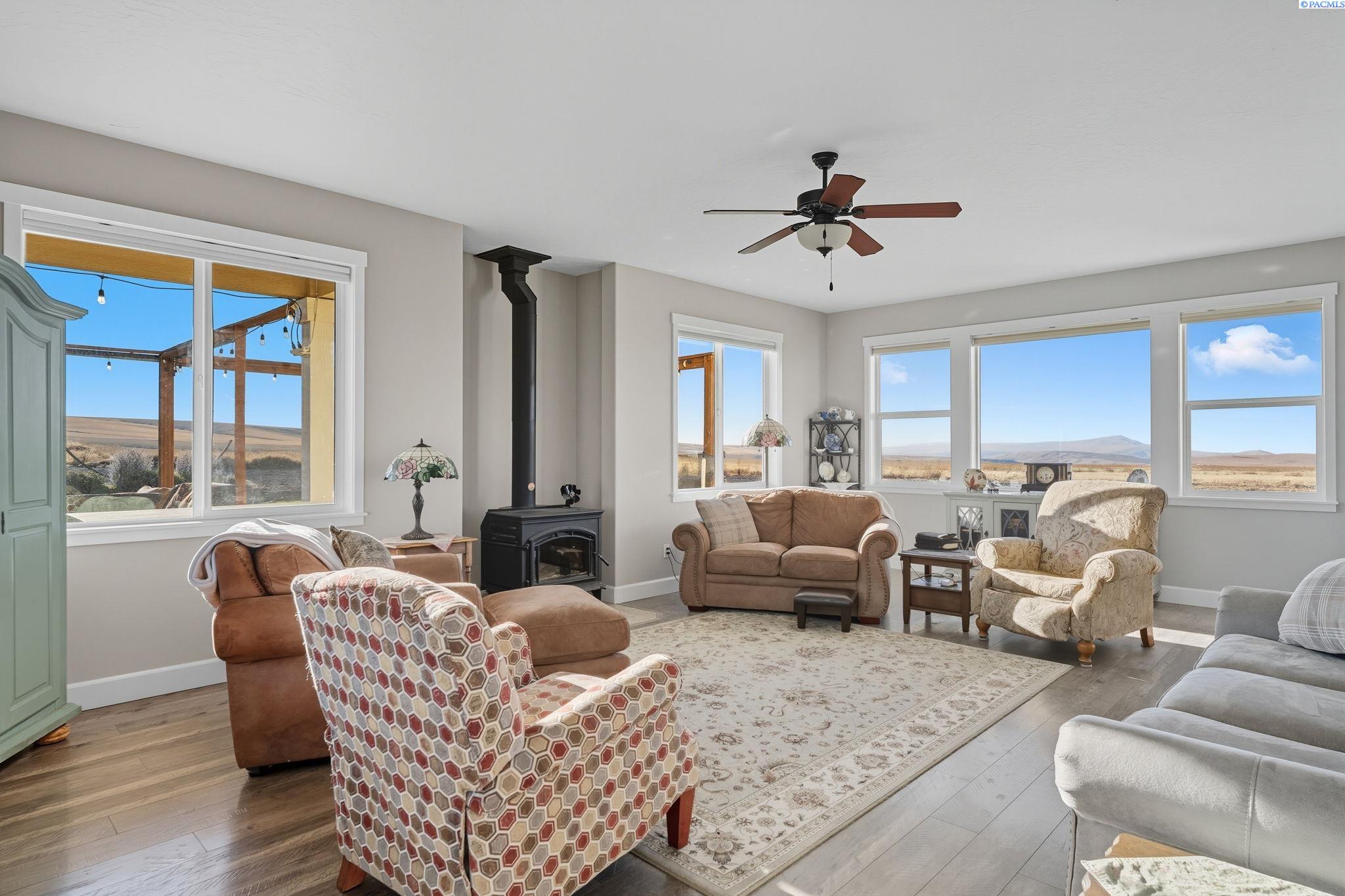 41213 Clodfelter Rd, Kennewick, WA 99338