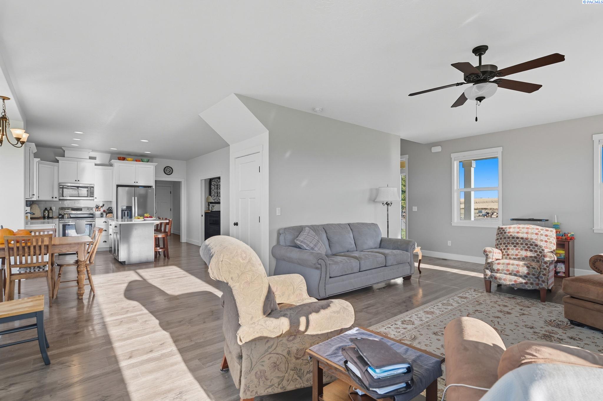 41213 Clodfelter Rd, Kennewick, WA 99338