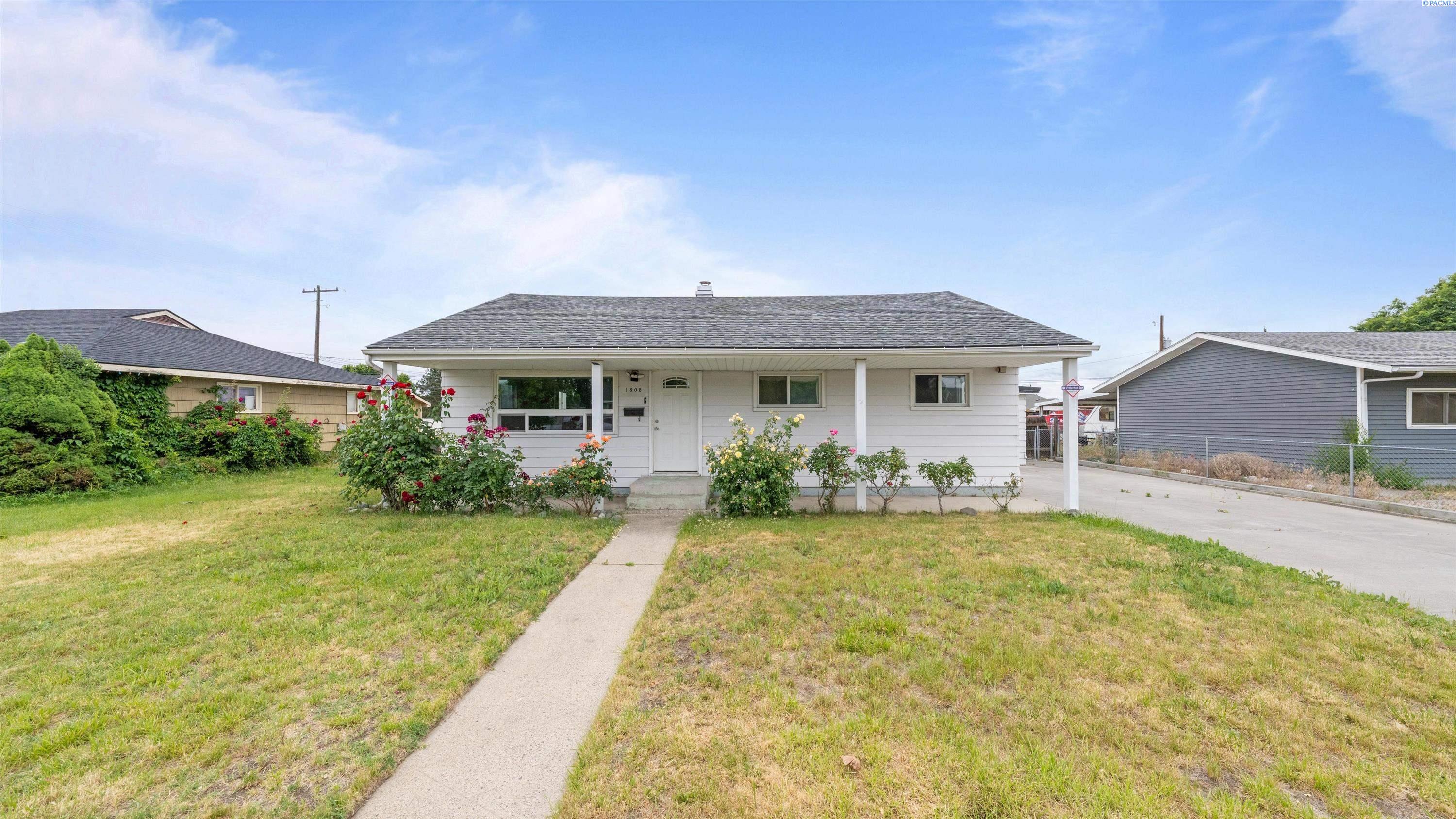 1808 Nixon St, Pasco, WA 99301