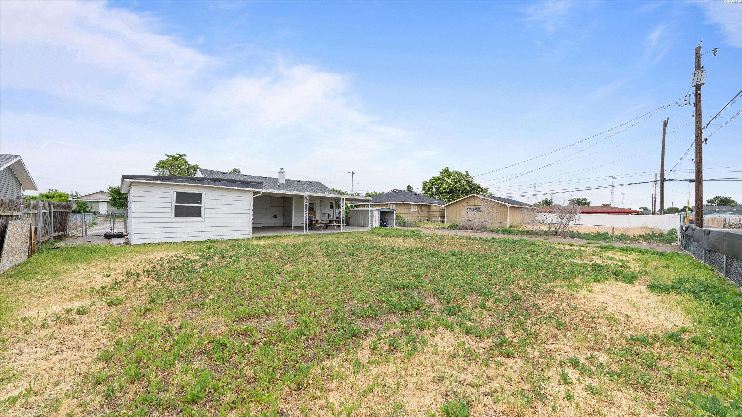 1808 Nixon St, Pasco, WA 99301