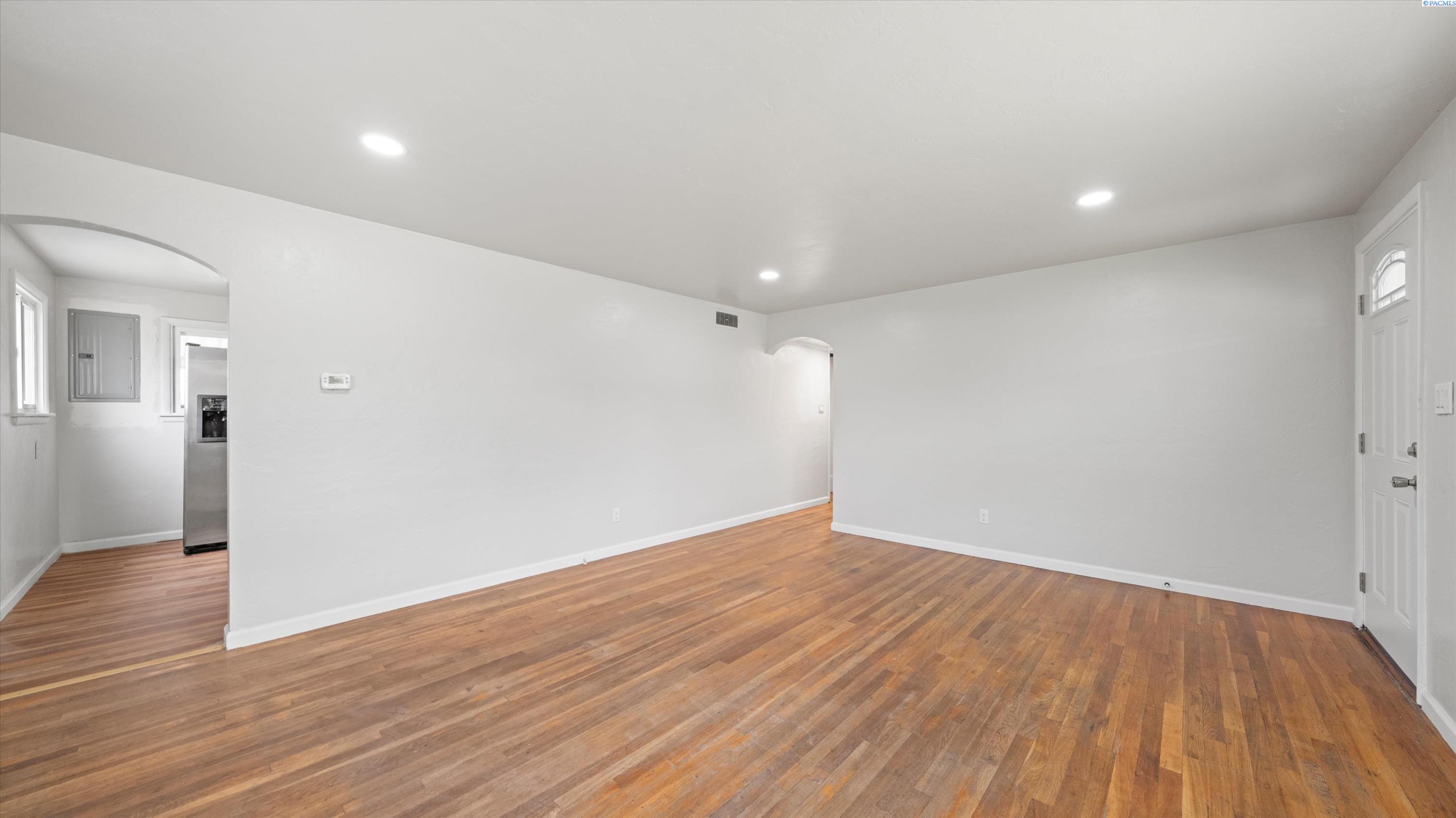 1808 Nixon St, Pasco, WA 99301