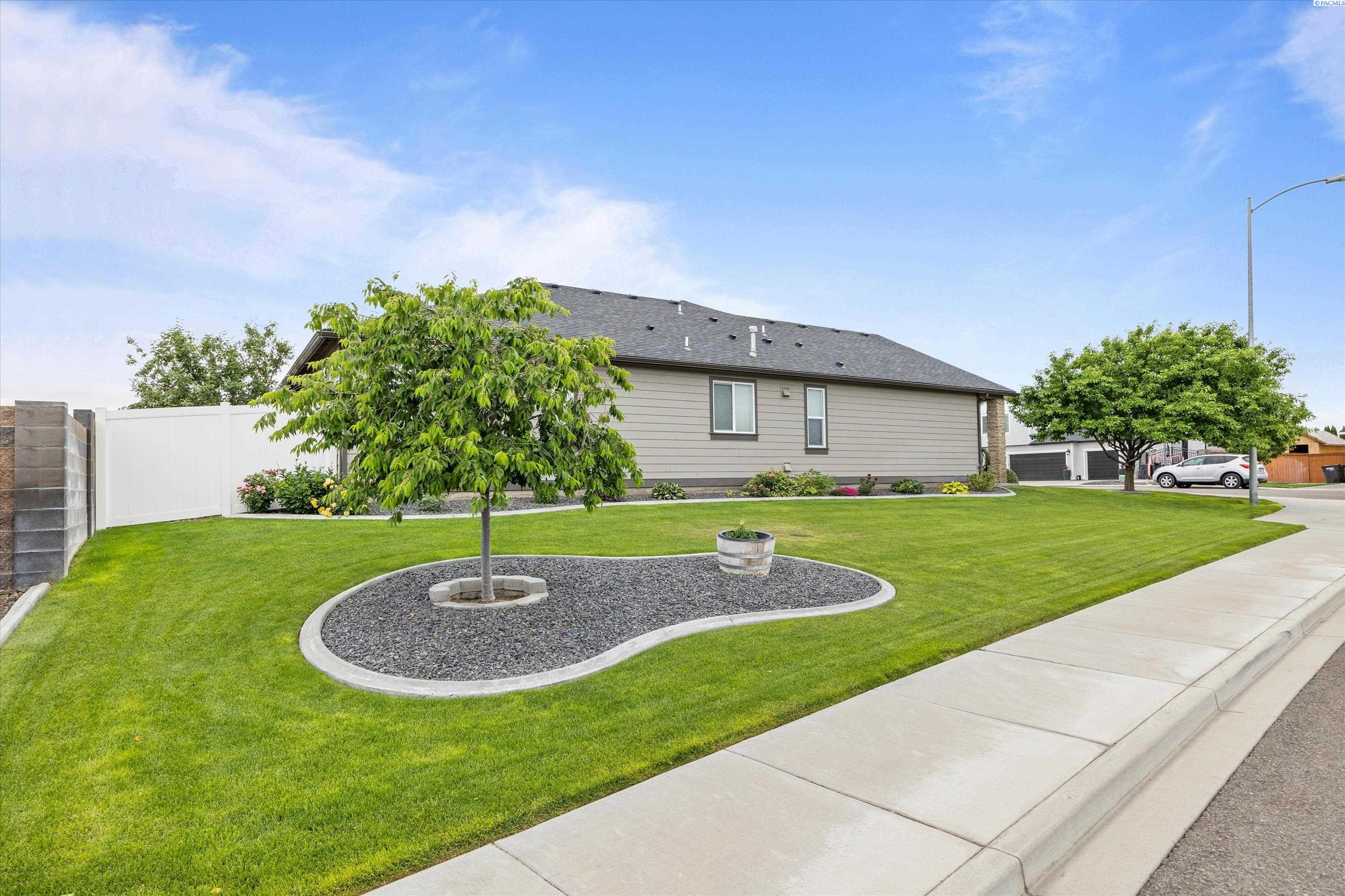 3609 El Paso Dr, Pasco, WA 99301
